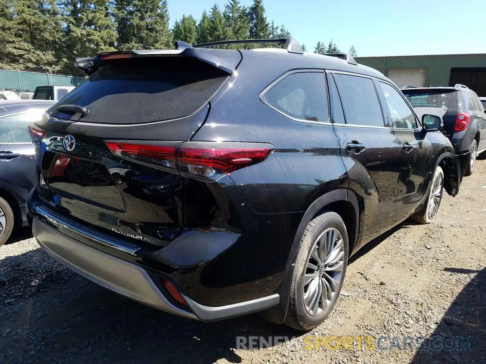 4 Photograph of a damaged car 5TDFZRBHXMS083981 TOYOTA HIGHLANDER 2021