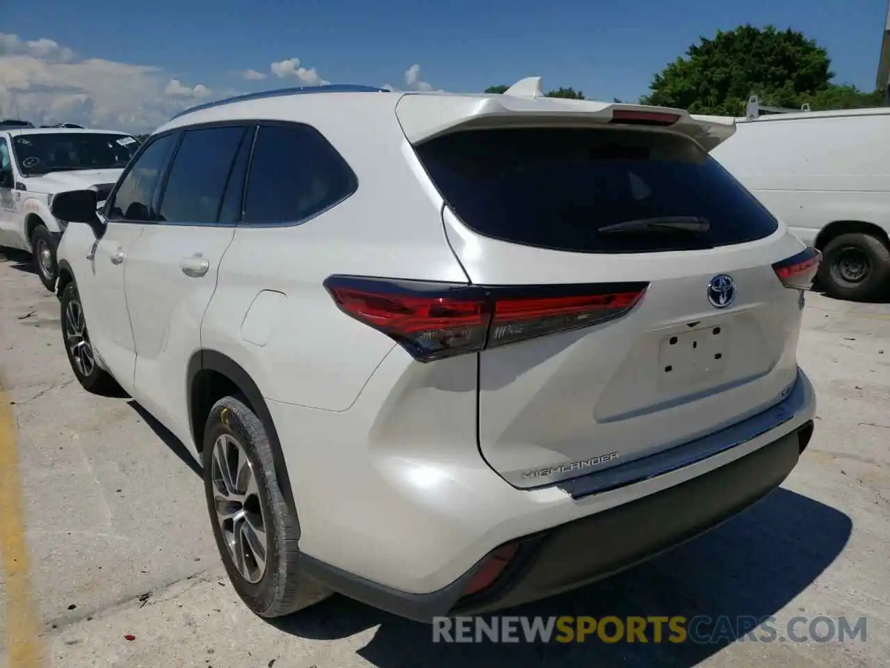 3 Photograph of a damaged car 5TDGARAH0MS007778 TOYOTA HIGHLANDER 2021