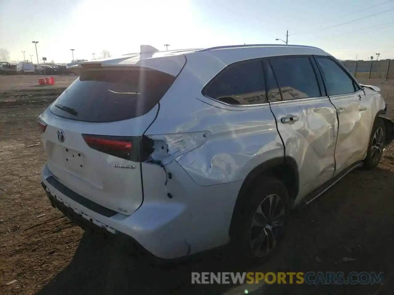 4 Photograph of a damaged car 5TDGARAH0MS009157 TOYOTA HIGHLANDER 2021