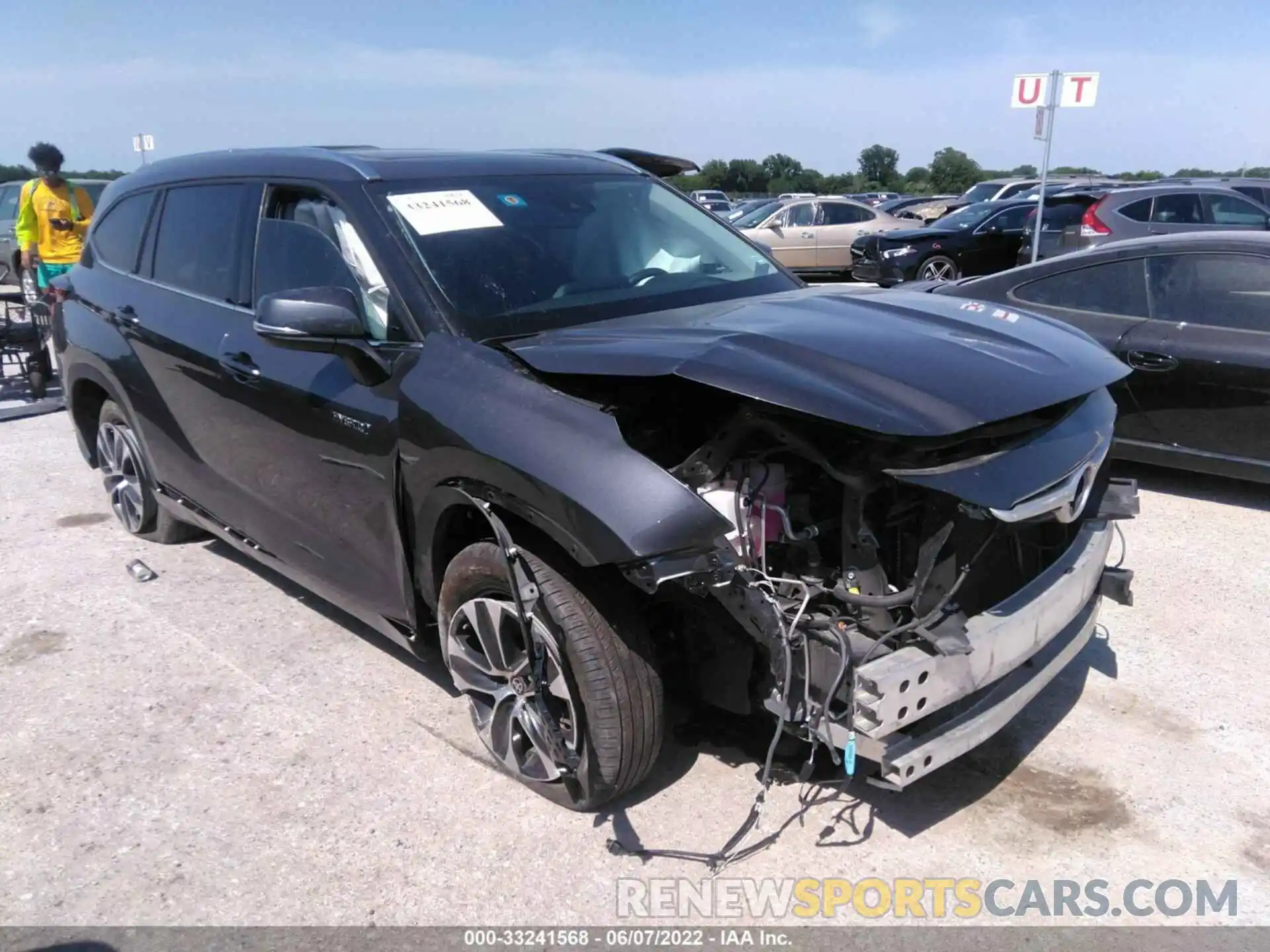 1 Photograph of a damaged car 5TDGARAH2MS506386 TOYOTA HIGHLANDER 2021