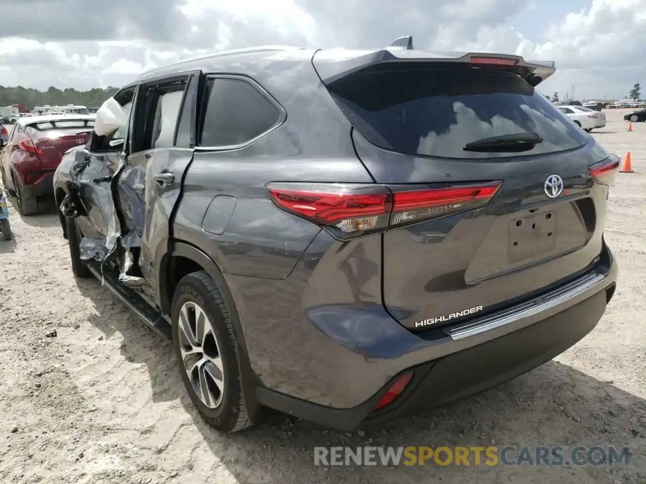 3 Photograph of a damaged car 5TDGARAH3MS007676 TOYOTA HIGHLANDER 2021