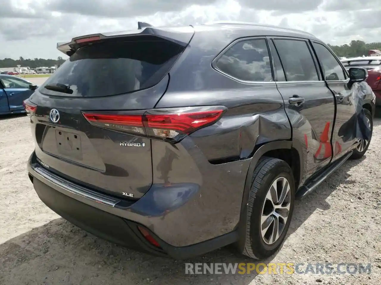 4 Photograph of a damaged car 5TDGARAH3MS007676 TOYOTA HIGHLANDER 2021