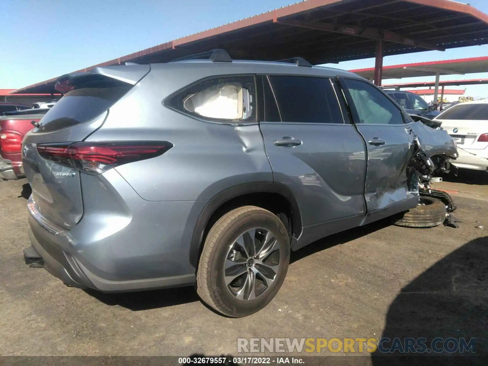 4 Photograph of a damaged car 5TDGARAH3MS011257 TOYOTA HIGHLANDER 2021