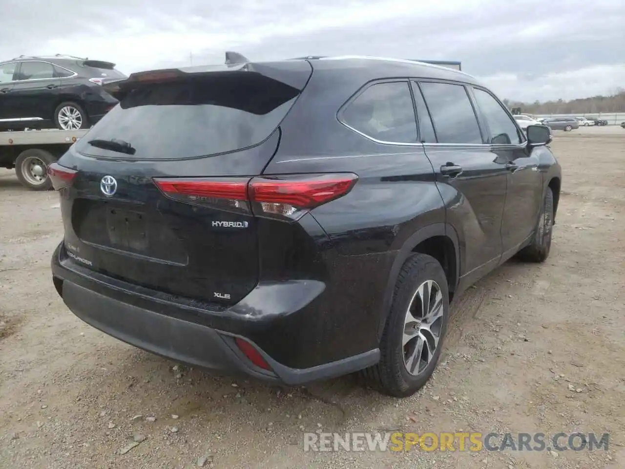 4 Photograph of a damaged car 5TDGARAH3MS505408 TOYOTA HIGHLANDER 2021