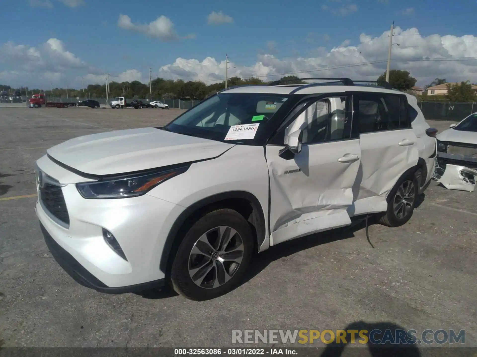 2 Photograph of a damaged car 5TDGARAH3MS507014 TOYOTA HIGHLANDER 2021