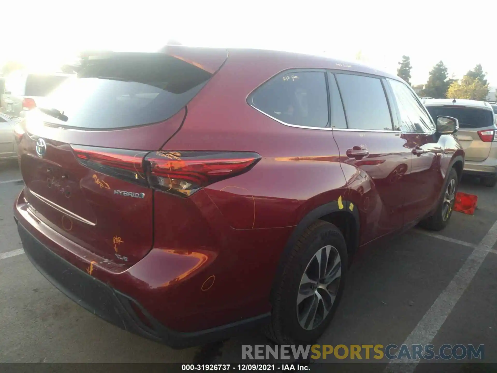 4 Photograph of a damaged car 5TDGARAH3MS508924 TOYOTA HIGHLANDER 2021