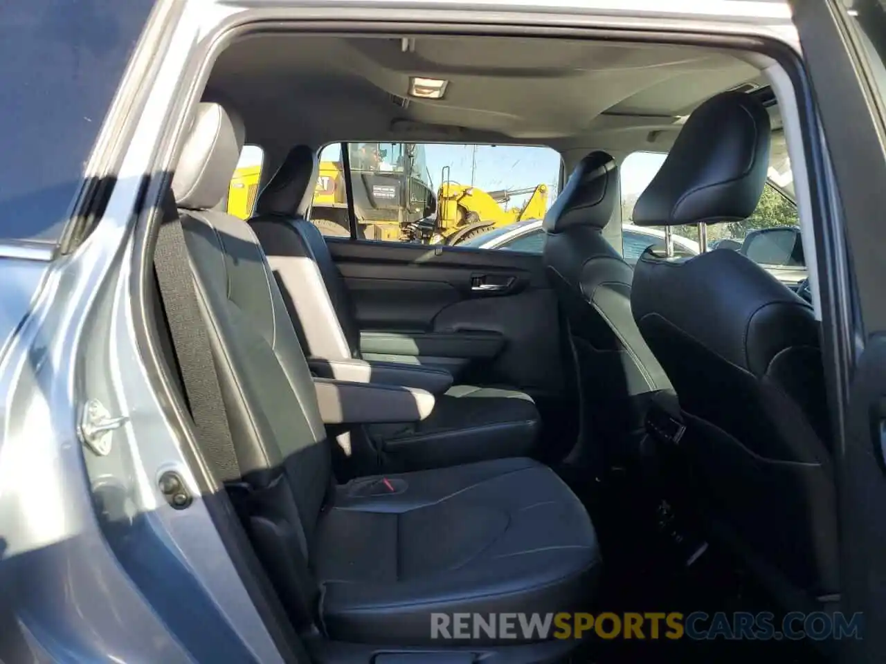 11 Photograph of a damaged car 5TDGARAH4MS006259 TOYOTA HIGHLANDER 2021