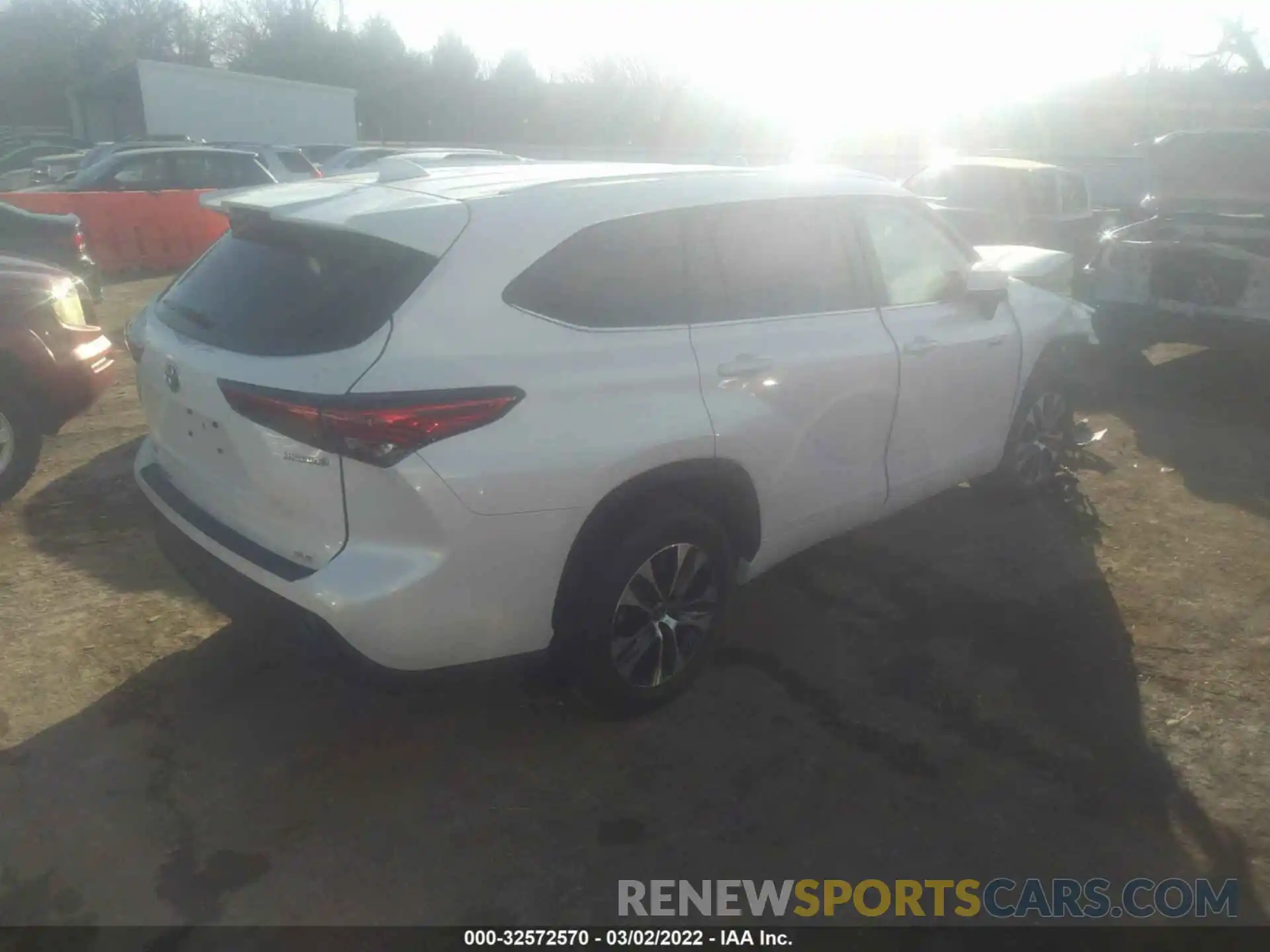 4 Photograph of a damaged car 5TDGARAH4MS507622 TOYOTA HIGHLANDER 2021