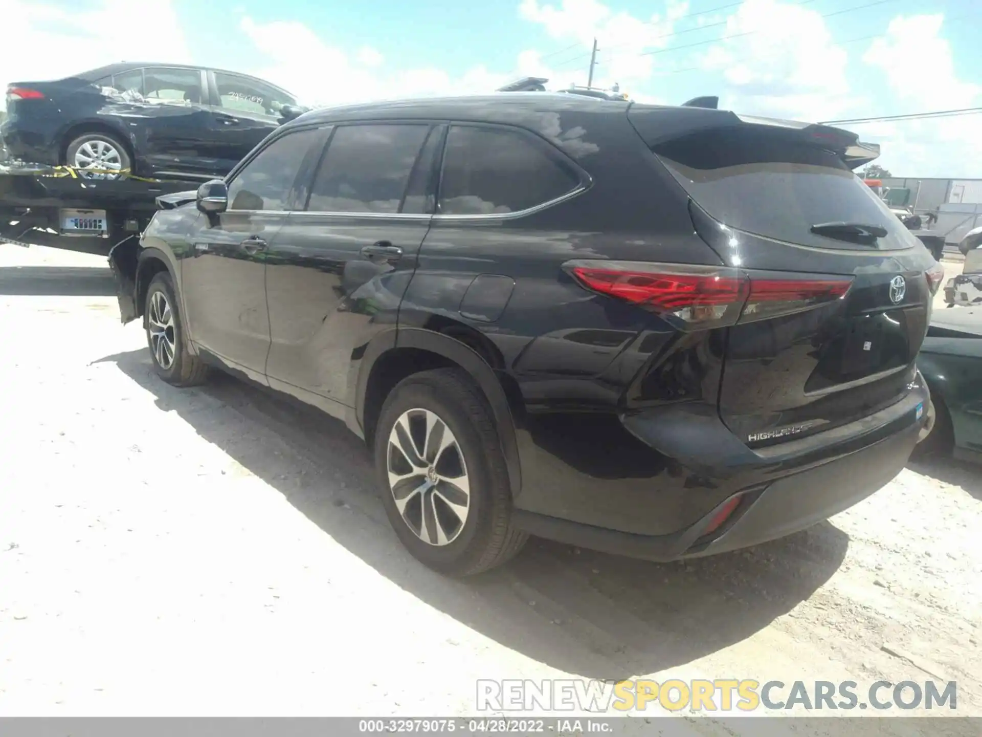 3 Photograph of a damaged car 5TDGARAH4MS509502 TOYOTA HIGHLANDER 2021