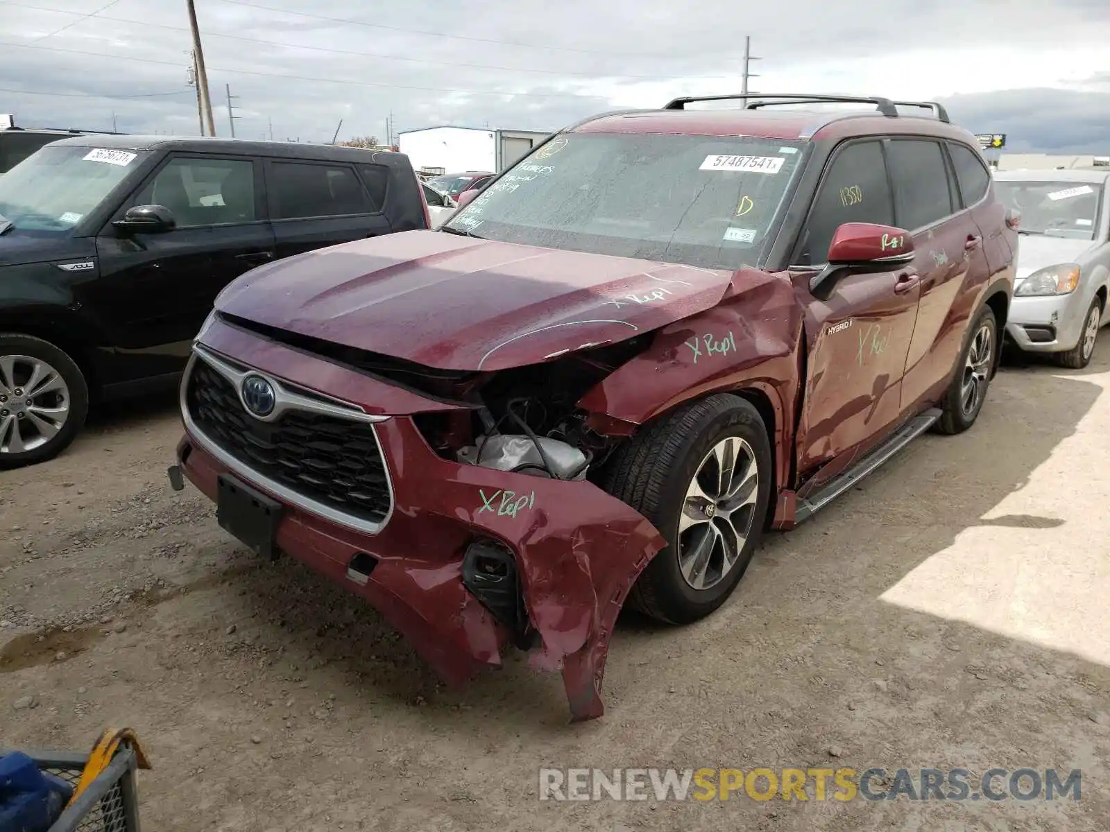 2 Photograph of a damaged car 5TDGARAH5MS503997 TOYOTA HIGHLANDER 2021