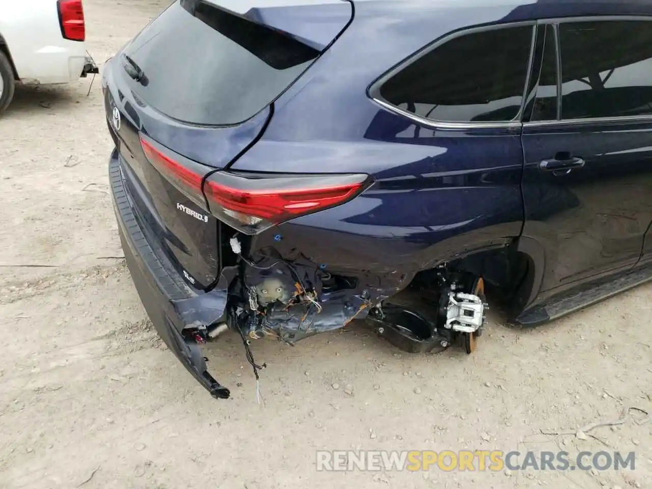 9 Photograph of a damaged car 5TDGARAH5MS508830 TOYOTA HIGHLANDER 2021