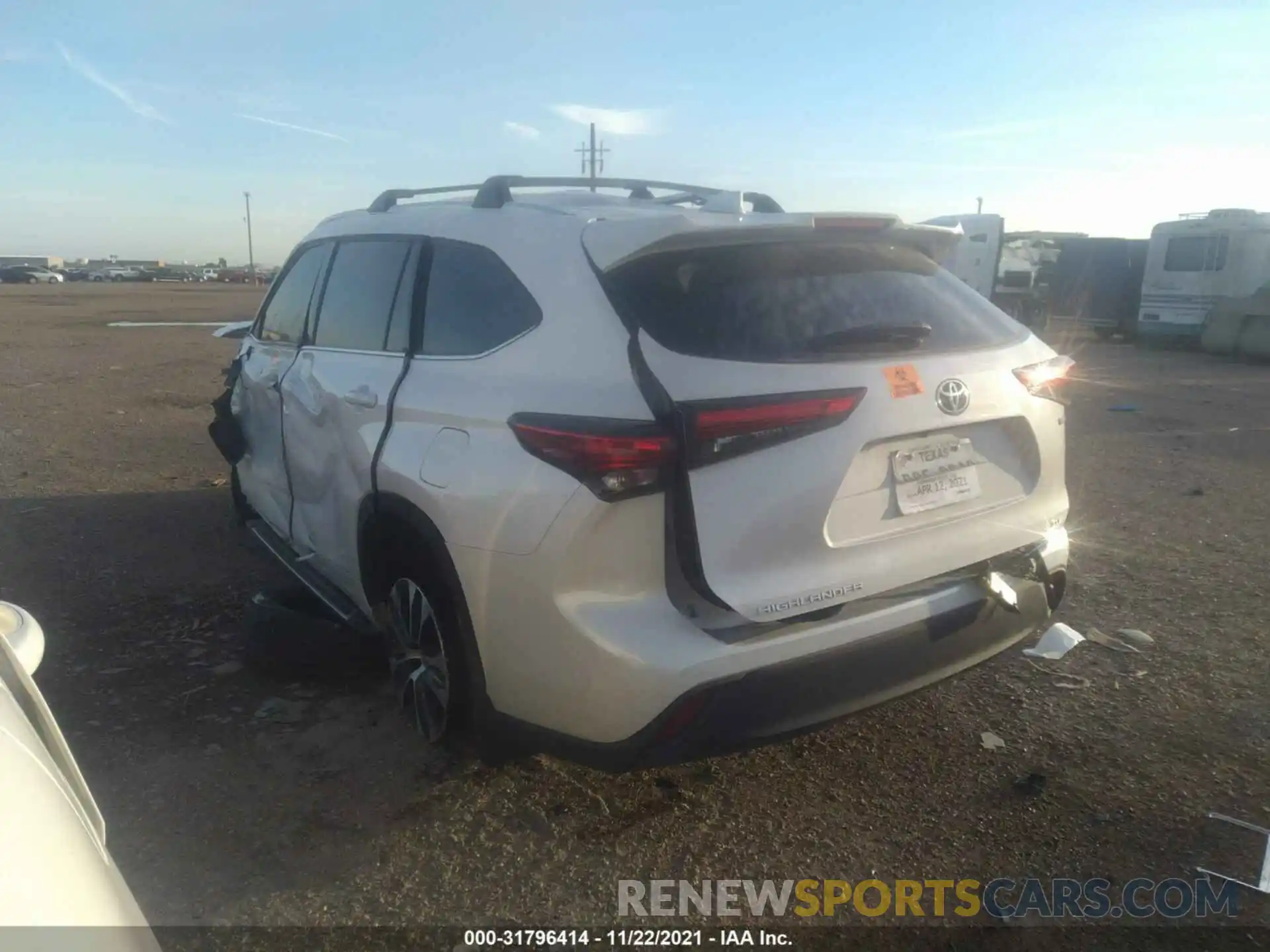 3 Photograph of a damaged car 5TDGARAH7MS007972 TOYOTA HIGHLANDER 2021