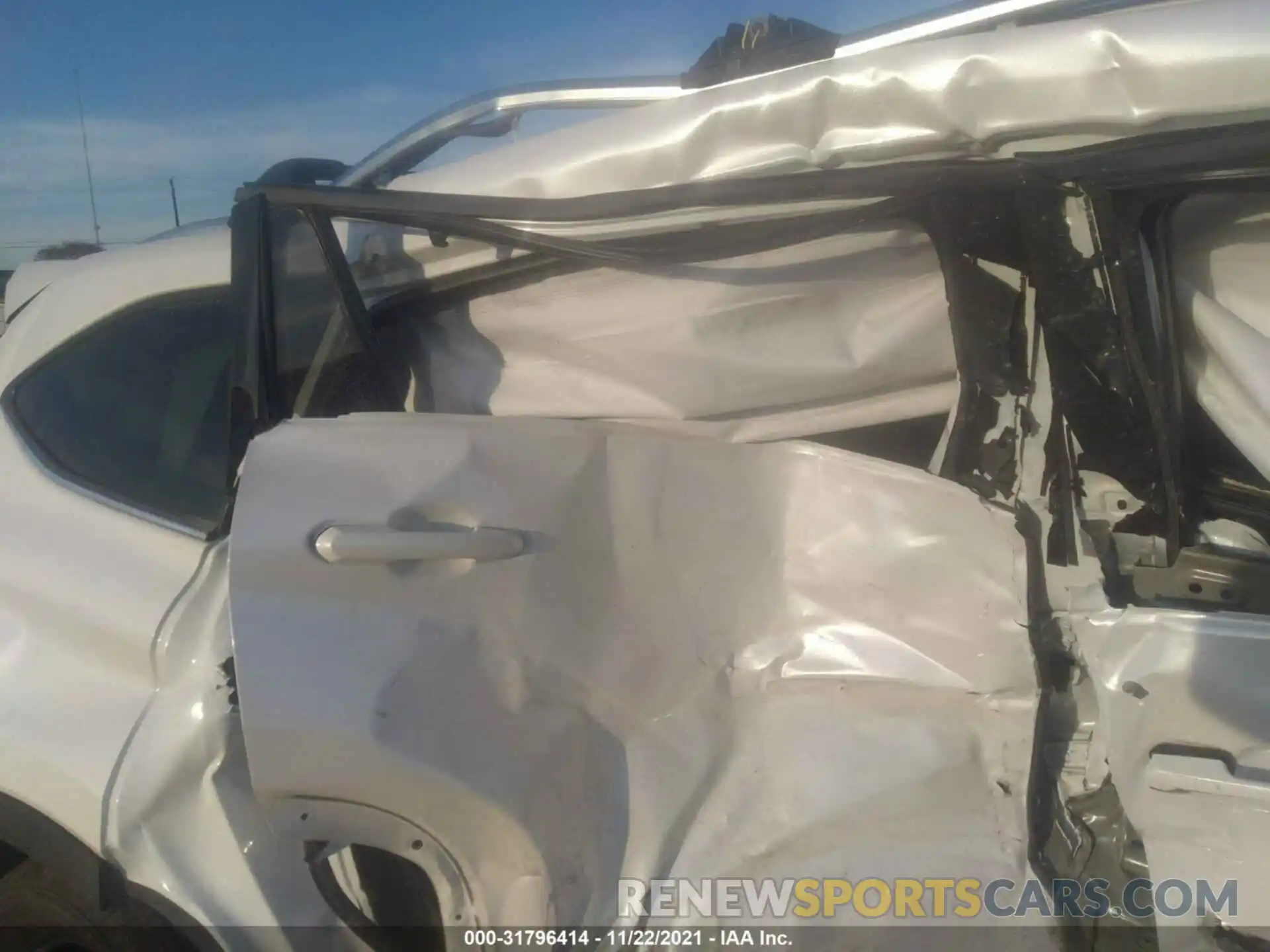 8 Photograph of a damaged car 5TDGARAH7MS007972 TOYOTA HIGHLANDER 2021