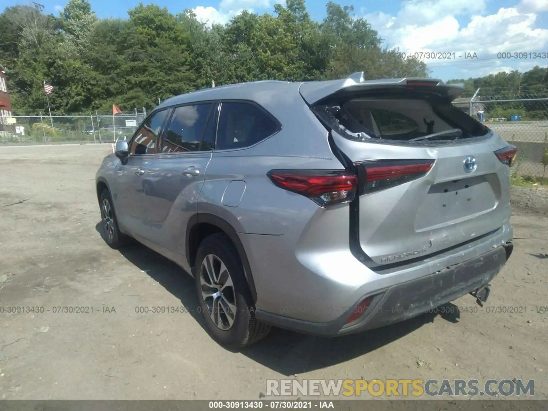 3 Photograph of a damaged car 5TDGARAH7MS008135 TOYOTA HIGHLANDER 2021