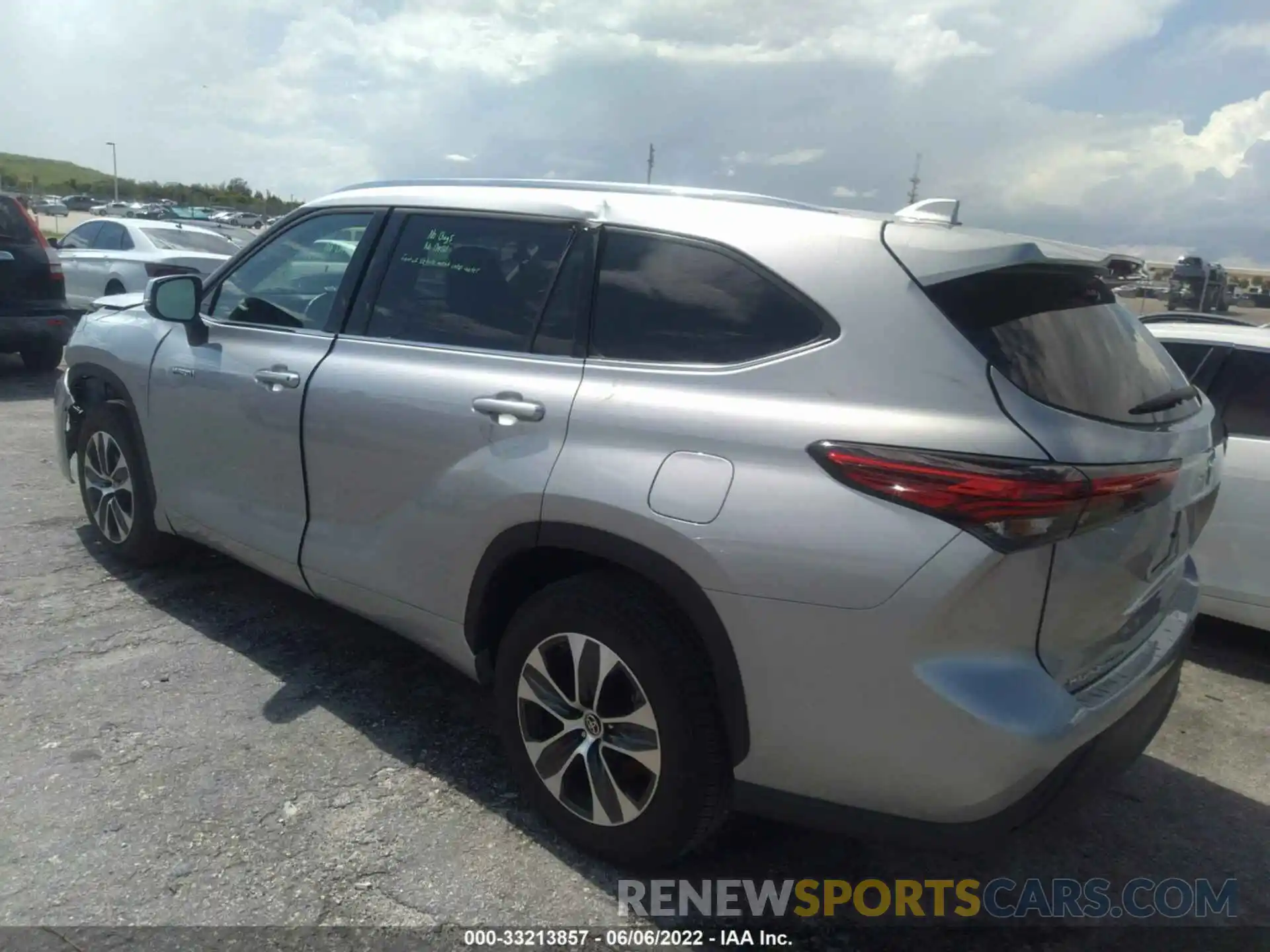 3 Photograph of a damaged car 5TDGARAH7MS508795 TOYOTA HIGHLANDER 2021