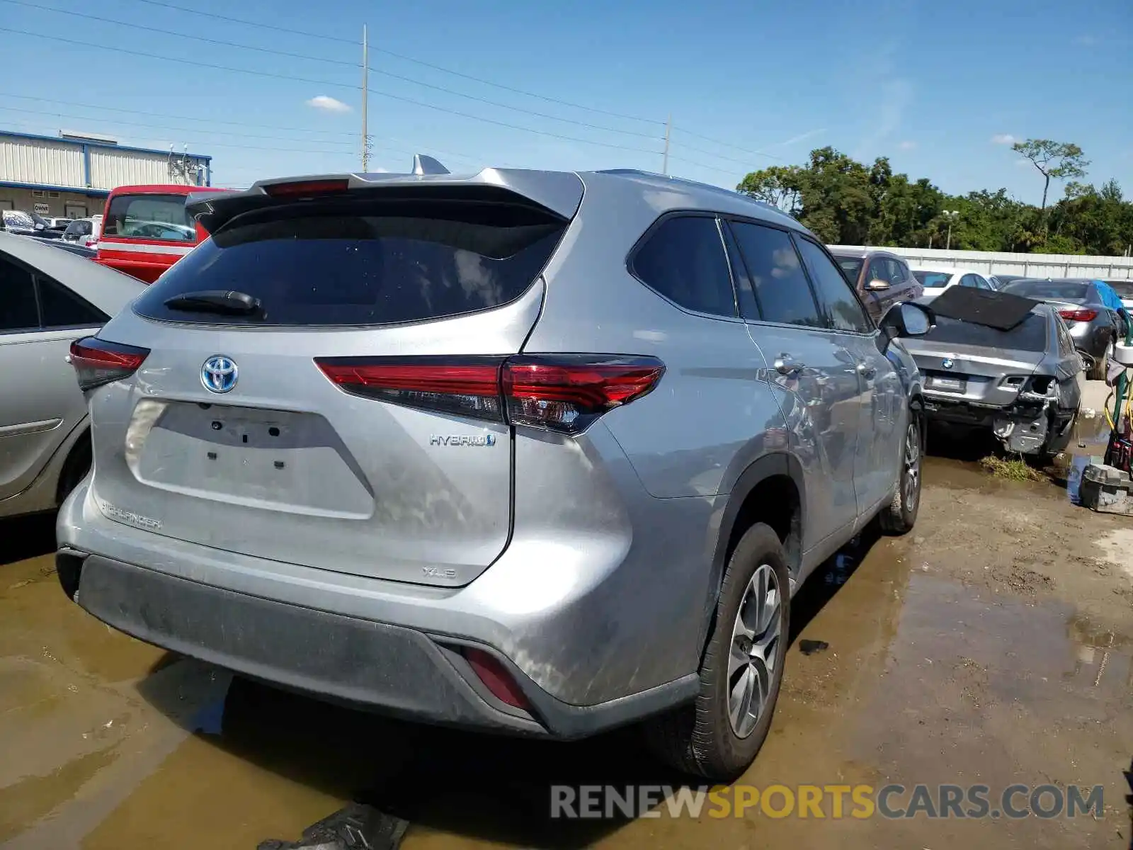 4 Photograph of a damaged car 5TDGARAHXMS506491 TOYOTA HIGHLANDER 2021