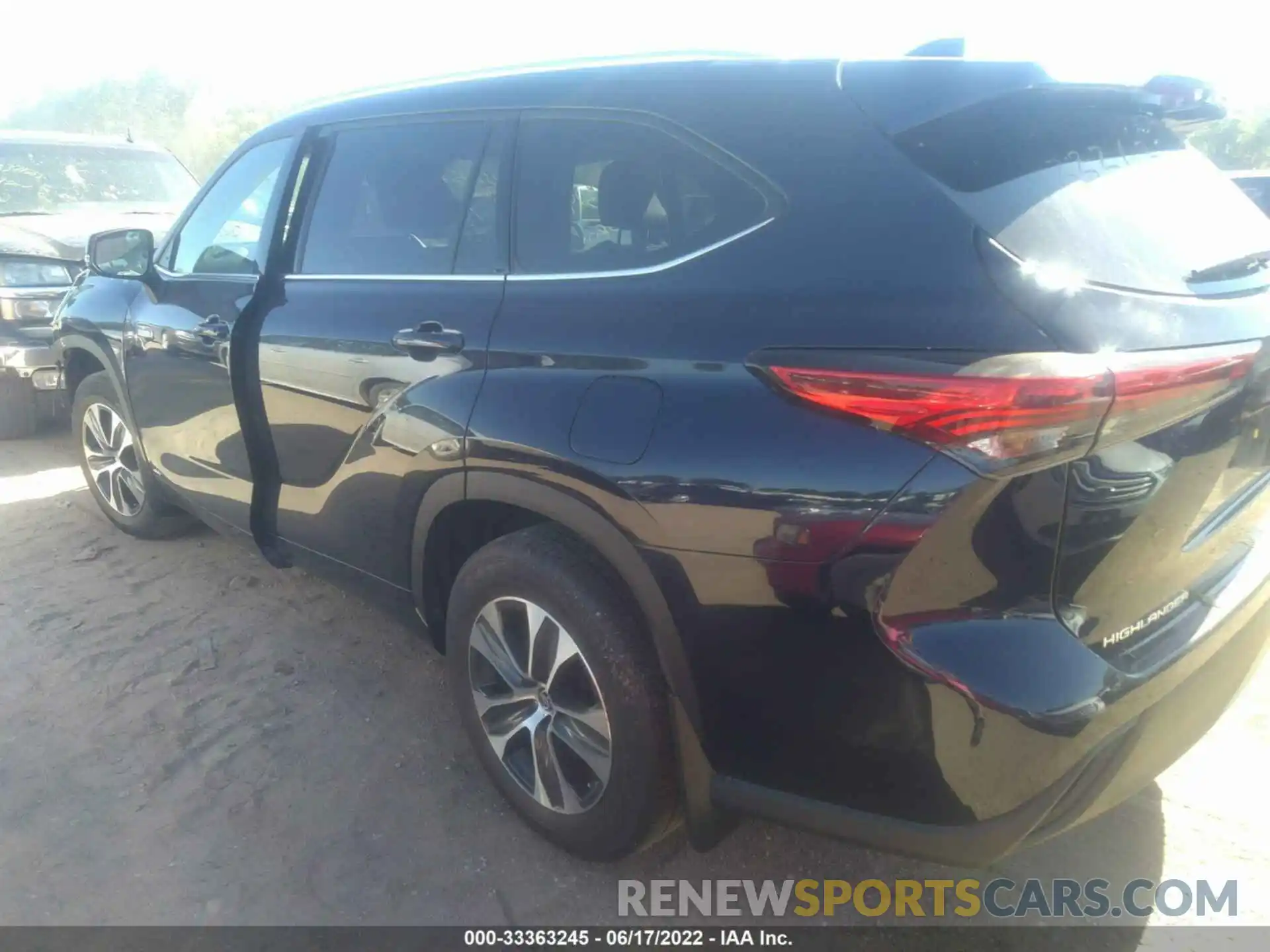 3 Photograph of a damaged car 5TDGBRCH0MS516327 TOYOTA HIGHLANDER 2021