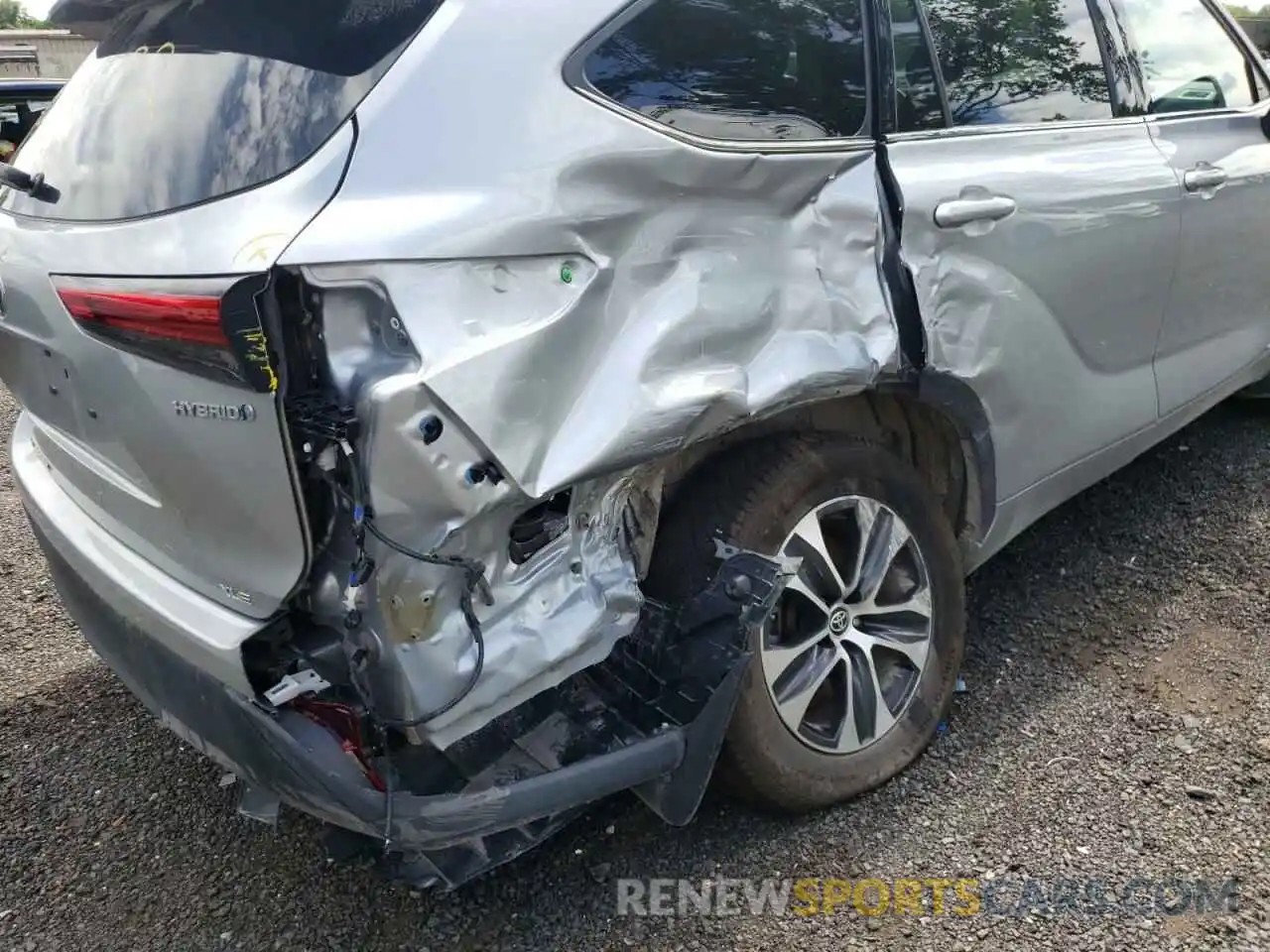 9 Photograph of a damaged car 5TDGBRCH0MS521799 TOYOTA HIGHLANDER 2021