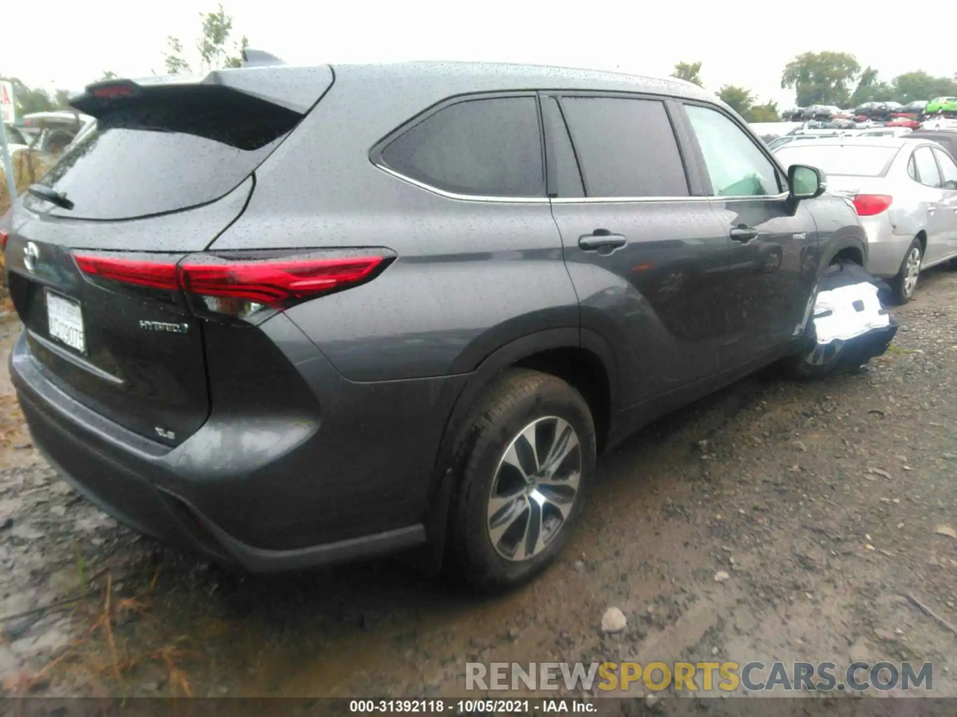 4 Photograph of a damaged car 5TDGBRCH0MS533077 TOYOTA HIGHLANDER 2021