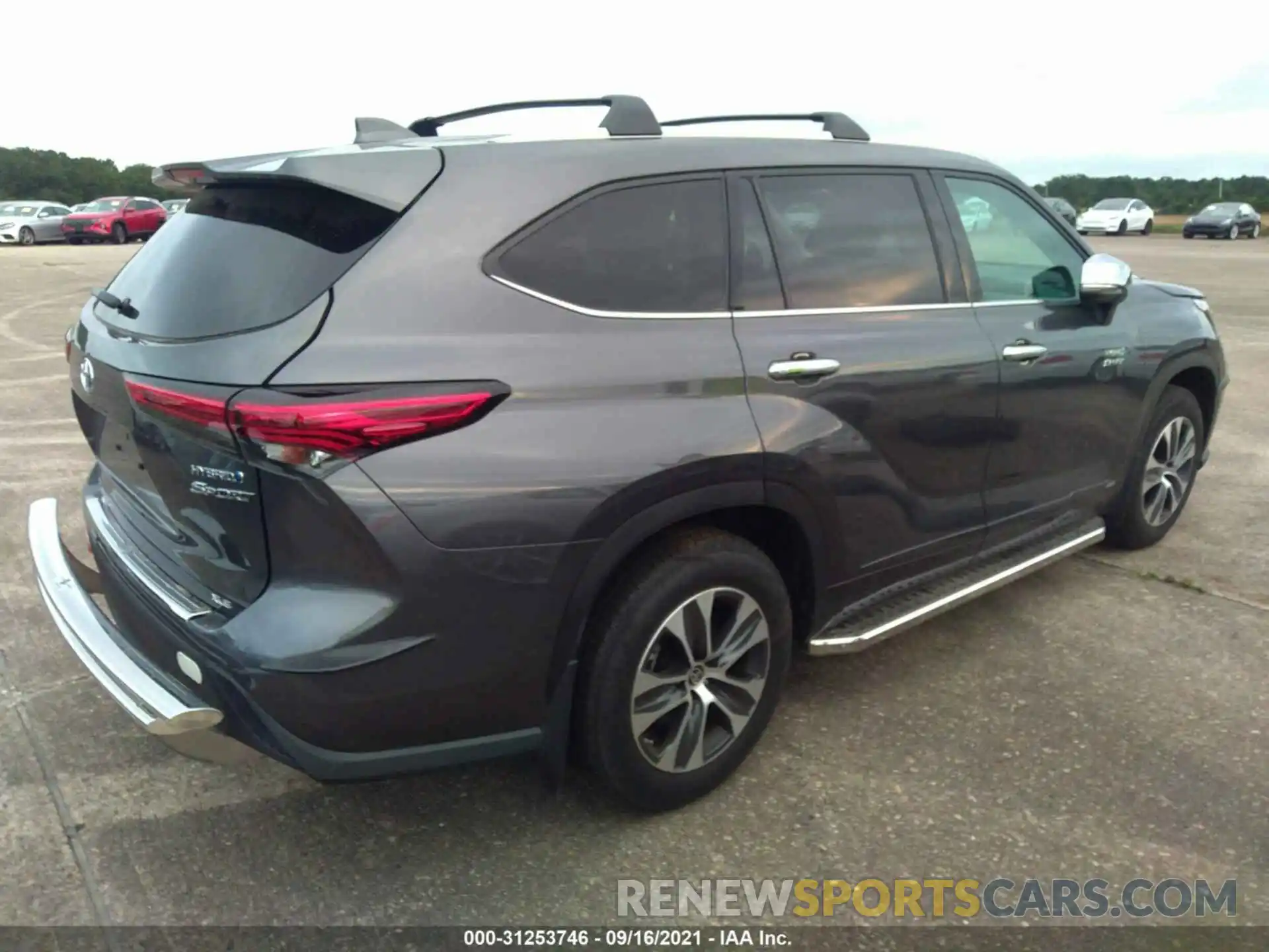 4 Photograph of a damaged car 5TDGBRCH1MS034658 TOYOTA HIGHLANDER 2021