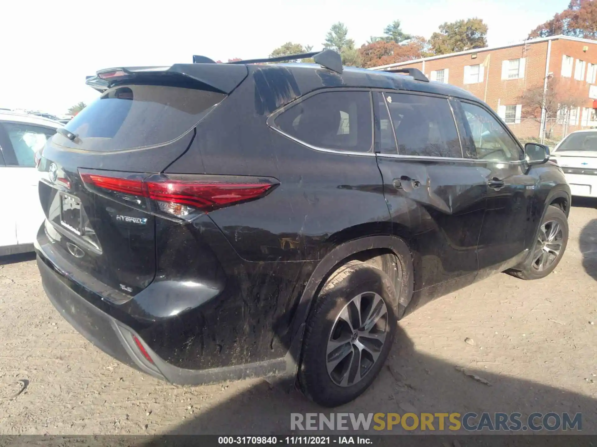 4 Photograph of a damaged car 5TDGBRCH1MS041125 TOYOTA HIGHLANDER 2021