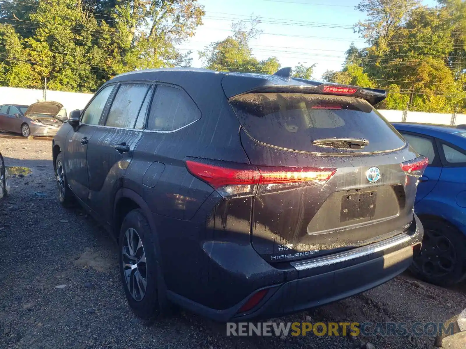 3 Photograph of a damaged car 5TDGBRCH1MS047183 TOYOTA HIGHLANDER 2021