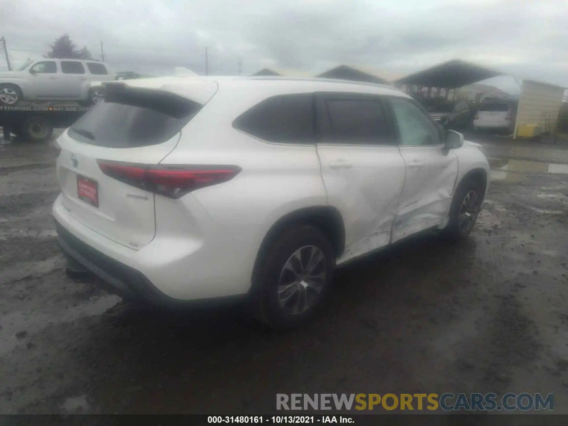 4 Photograph of a damaged car 5TDGBRCH1MS060208 TOYOTA HIGHLANDER 2021