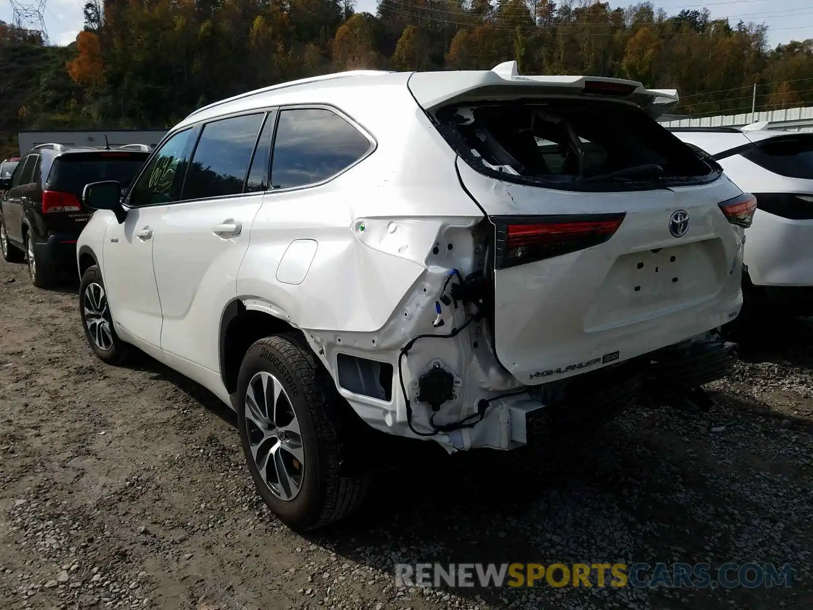 3 Photograph of a damaged car 5TDGBRCH1MS532181 TOYOTA HIGHLANDER 2021