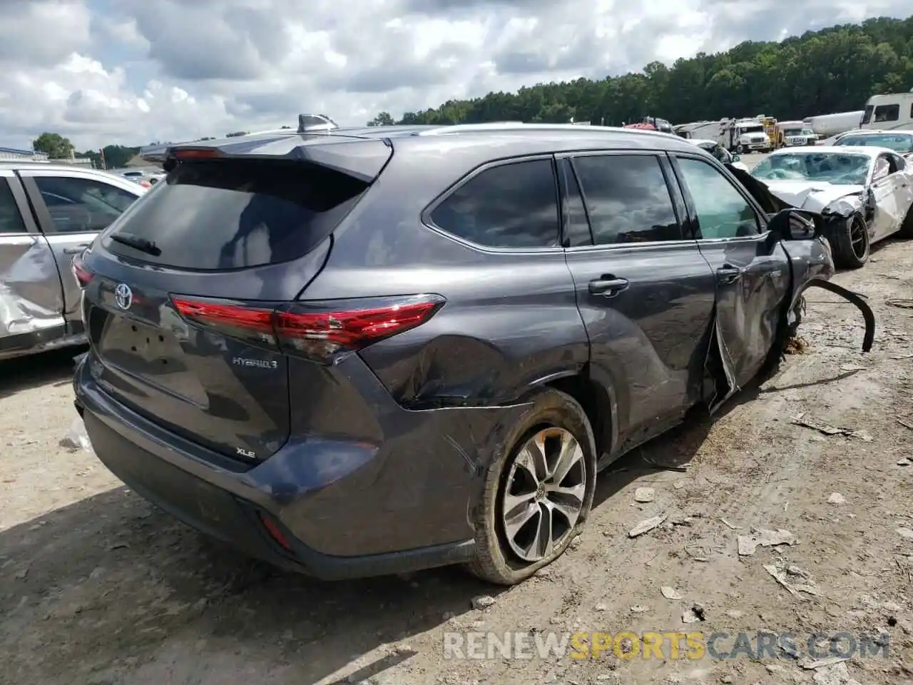 4 Photograph of a damaged car 5TDGBRCH2MS046978 TOYOTA HIGHLANDER 2021