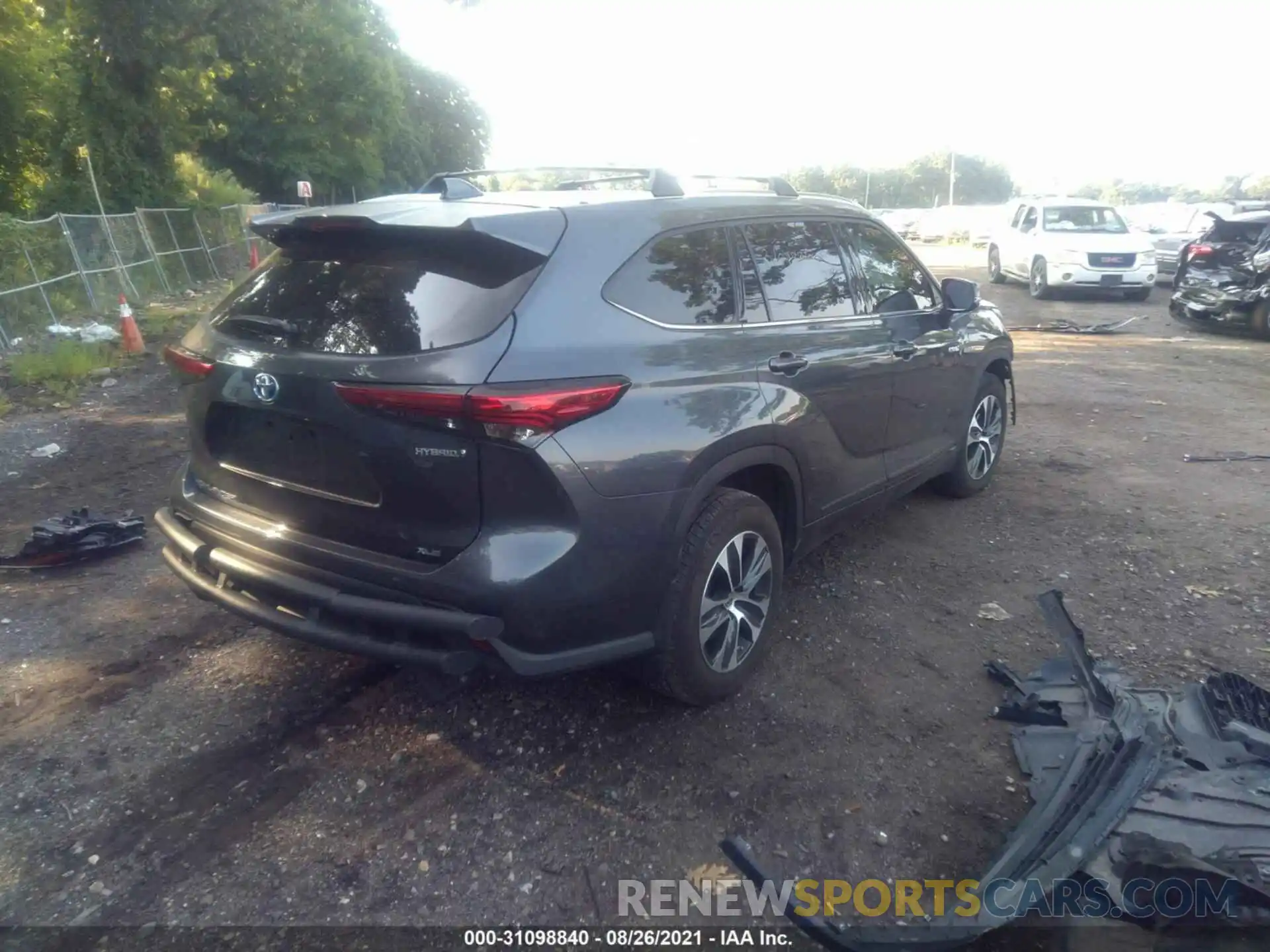 4 Photograph of a damaged car 5TDGBRCH3MS023533 TOYOTA HIGHLANDER 2021