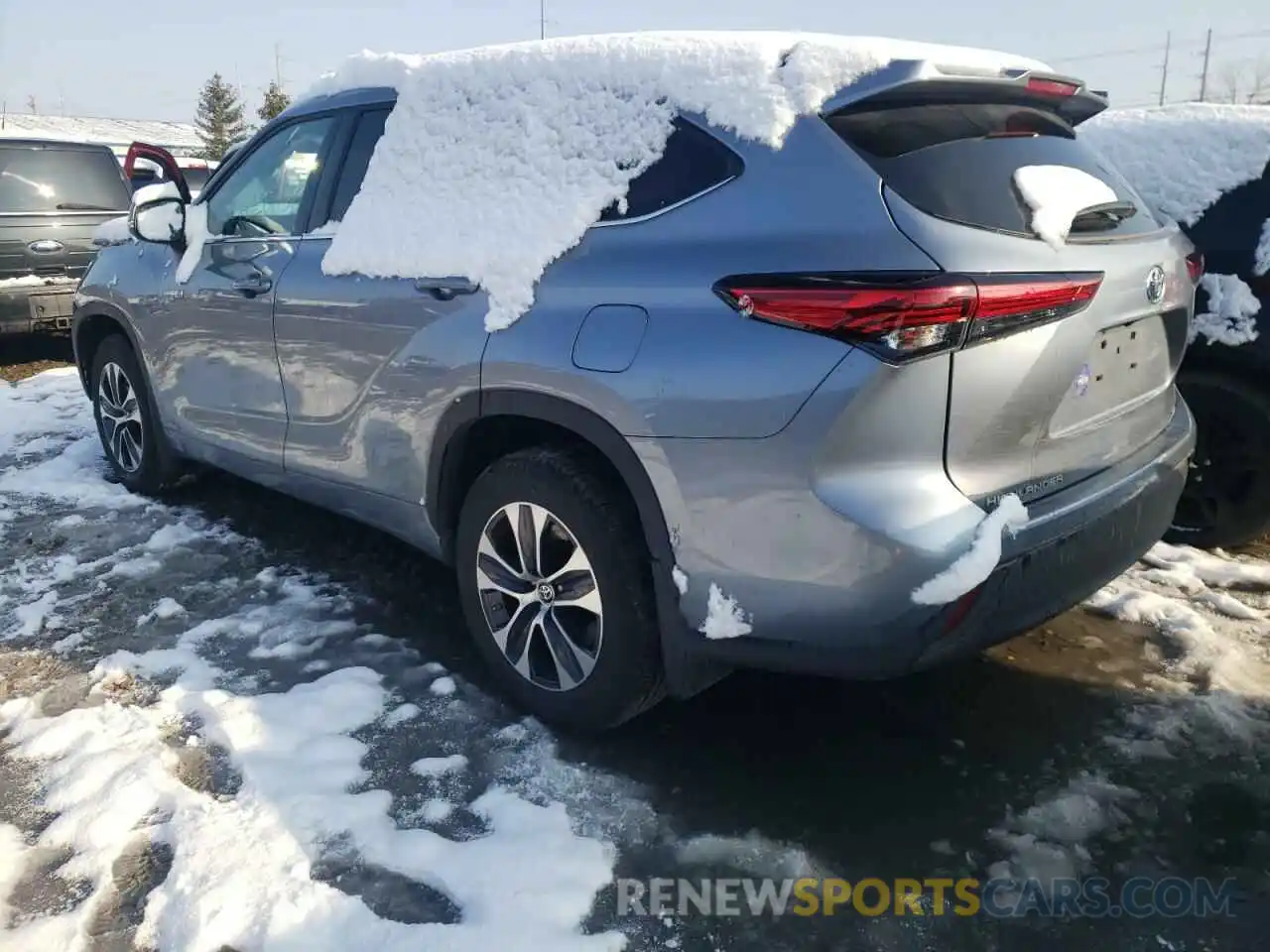 3 Photograph of a damaged car 5TDGBRCH3MS031325 TOYOTA HIGHLANDER 2021