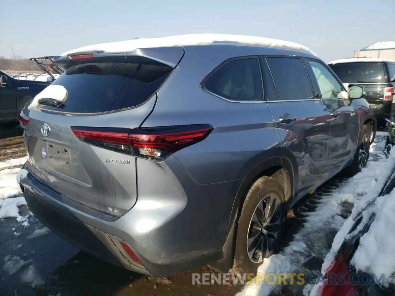 4 Photograph of a damaged car 5TDGBRCH3MS031325 TOYOTA HIGHLANDER 2021