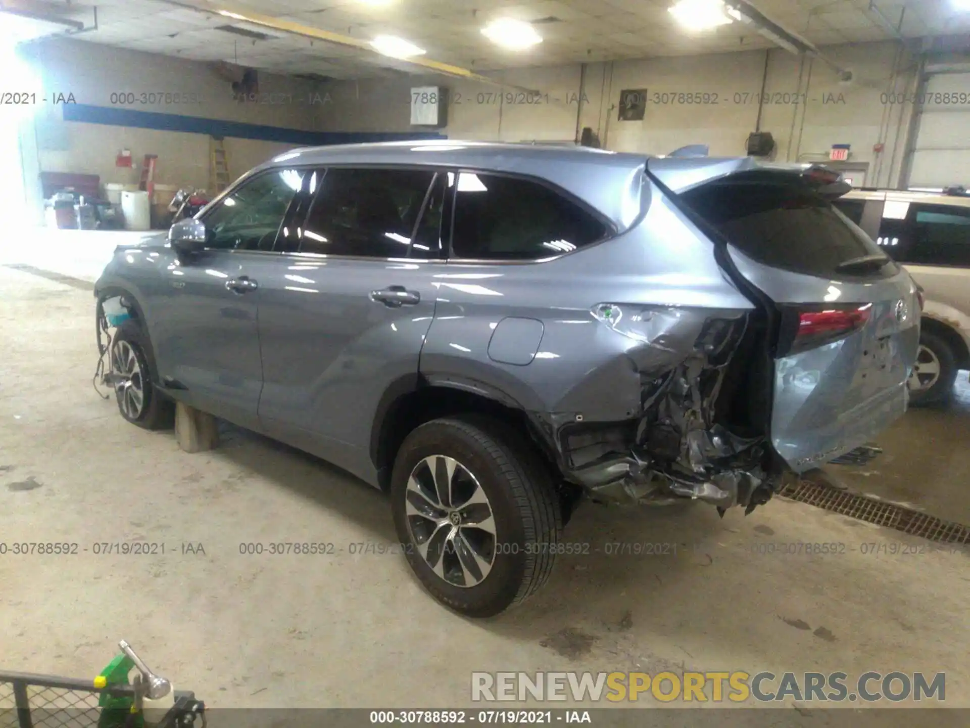 3 Photograph of a damaged car 5TDGBRCH4MS026196 TOYOTA HIGHLANDER 2021