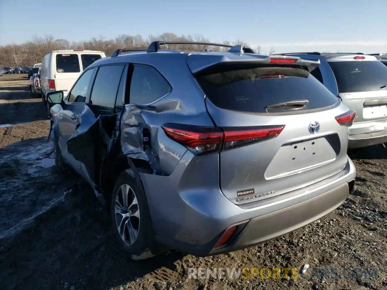 3 Photograph of a damaged car 5TDGBRCH4MS047694 TOYOTA HIGHLANDER 2021