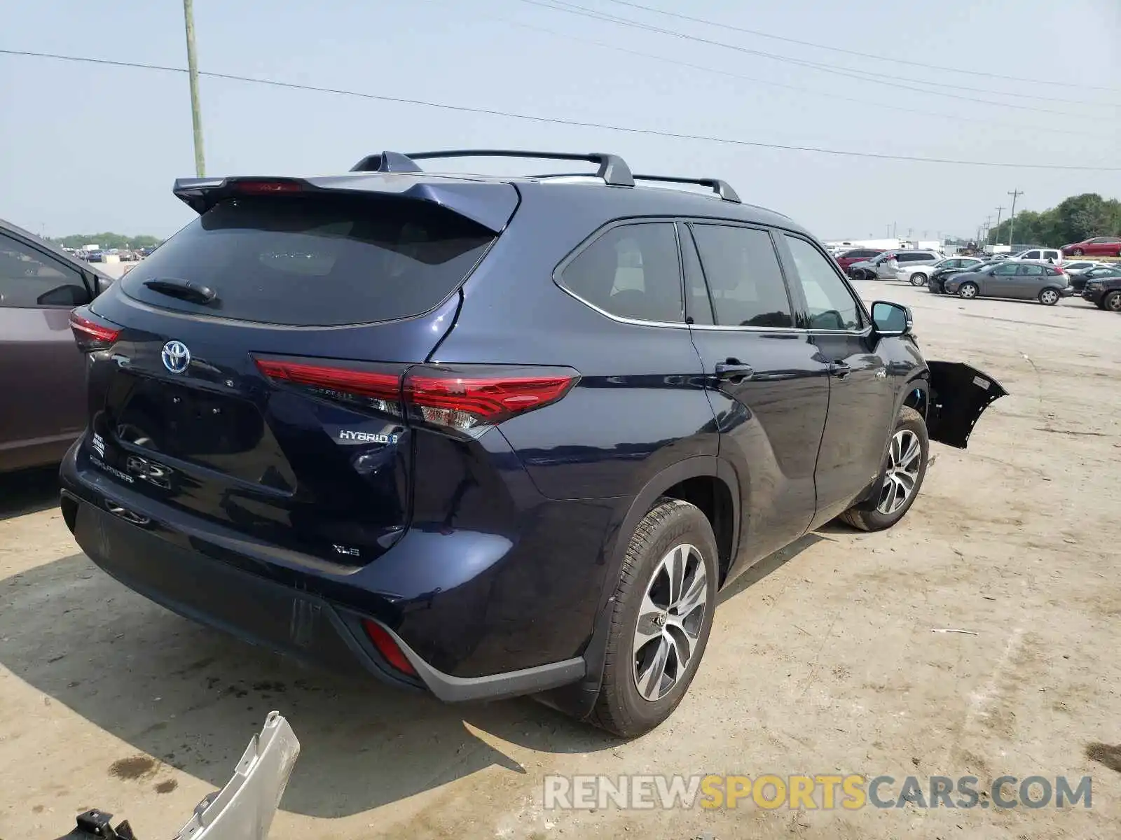 4 Photograph of a damaged car 5TDGBRCH4MS514838 TOYOTA HIGHLANDER 2021