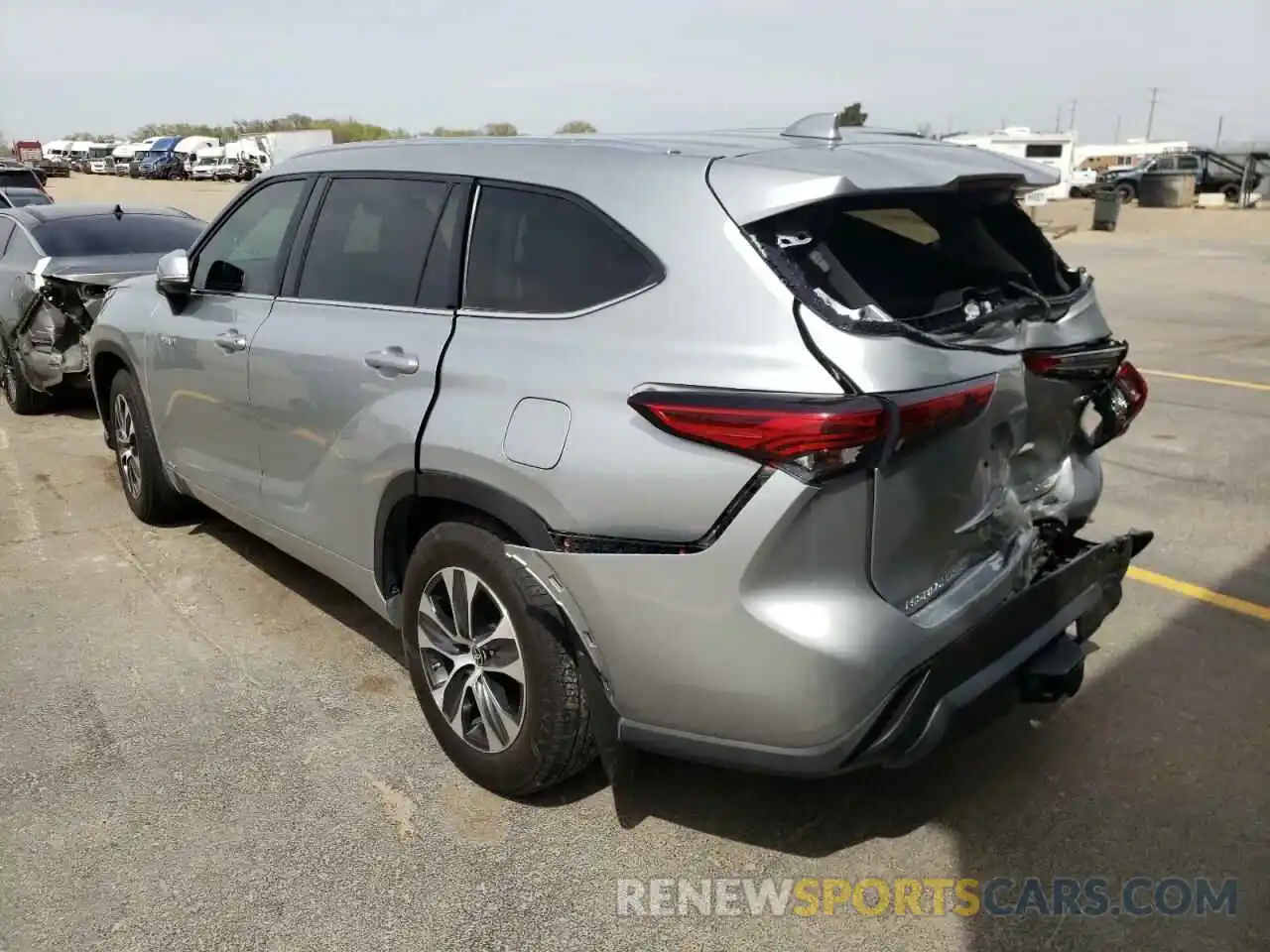 3 Photograph of a damaged car 5TDGBRCH4MS520784 TOYOTA HIGHLANDER 2021