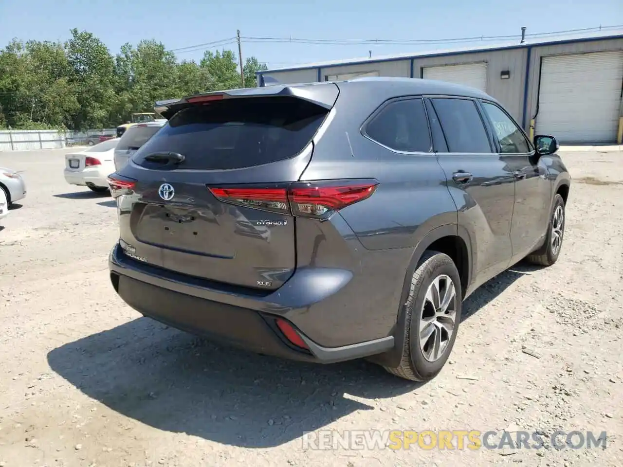 4 Photograph of a damaged car 5TDGBRCH4MS521675 TOYOTA HIGHLANDER 2021