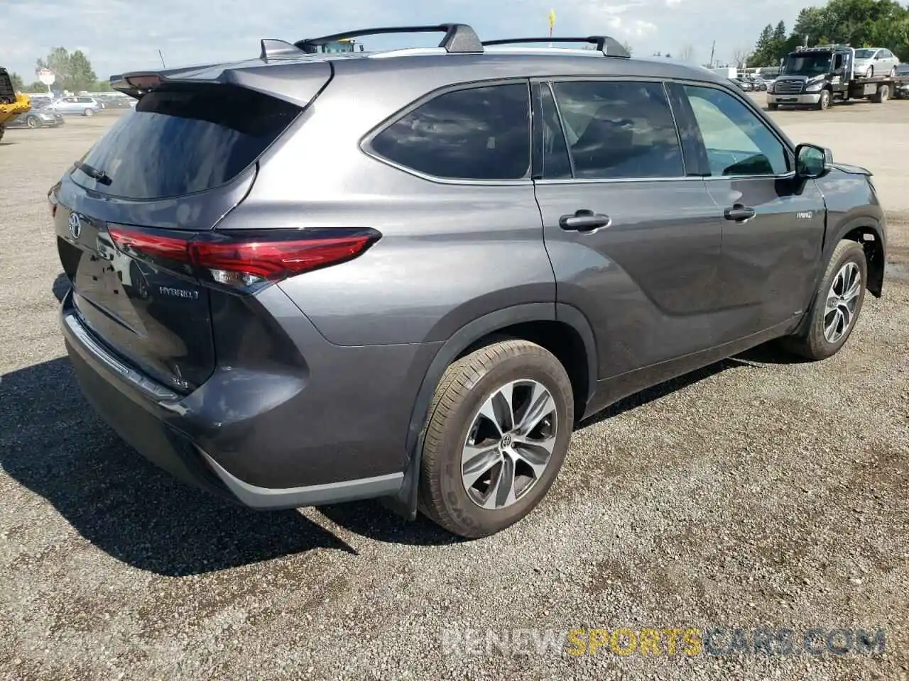 4 Photograph of a damaged car 5TDGBRCH4MS526231 TOYOTA HIGHLANDER 2021