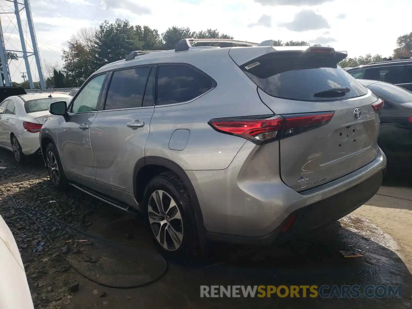 3 Photograph of a damaged car 5TDGBRCH5MS040169 TOYOTA HIGHLANDER 2021