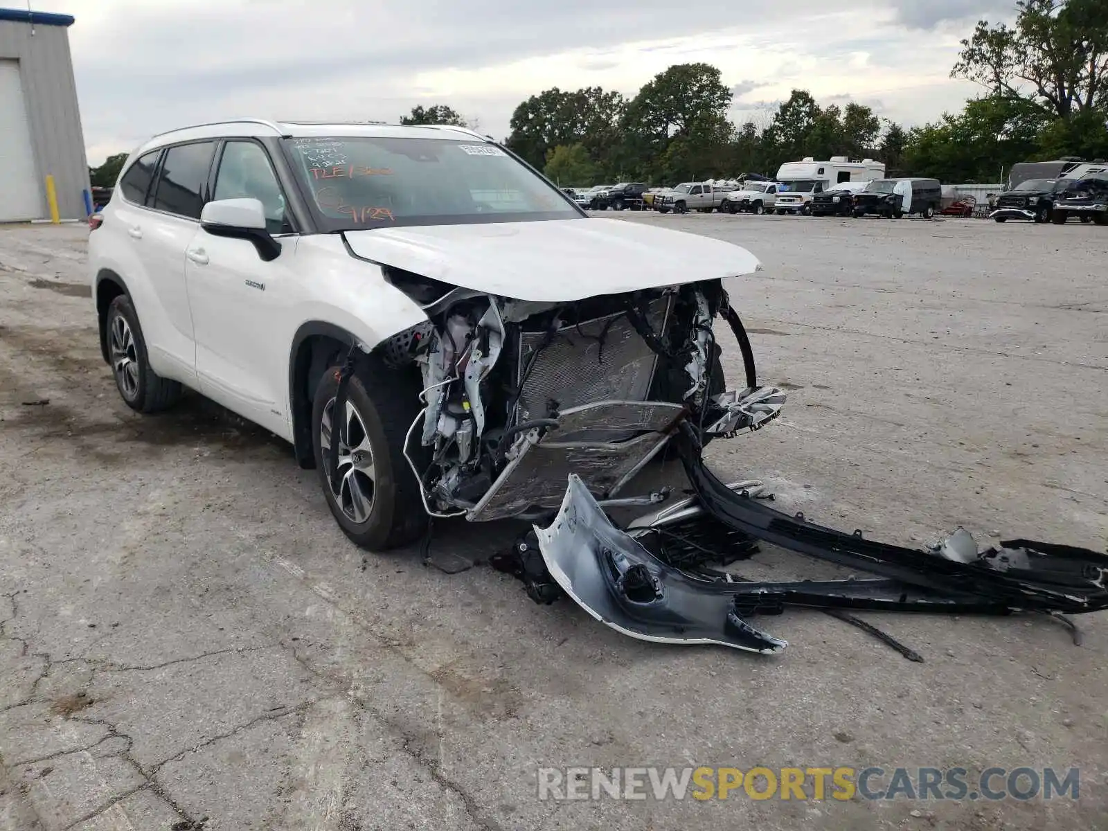 1 Photograph of a damaged car 5TDGBRCH5MS047204 TOYOTA HIGHLANDER 2021