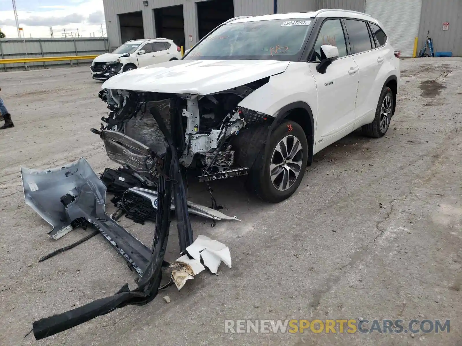 2 Photograph of a damaged car 5TDGBRCH5MS047204 TOYOTA HIGHLANDER 2021