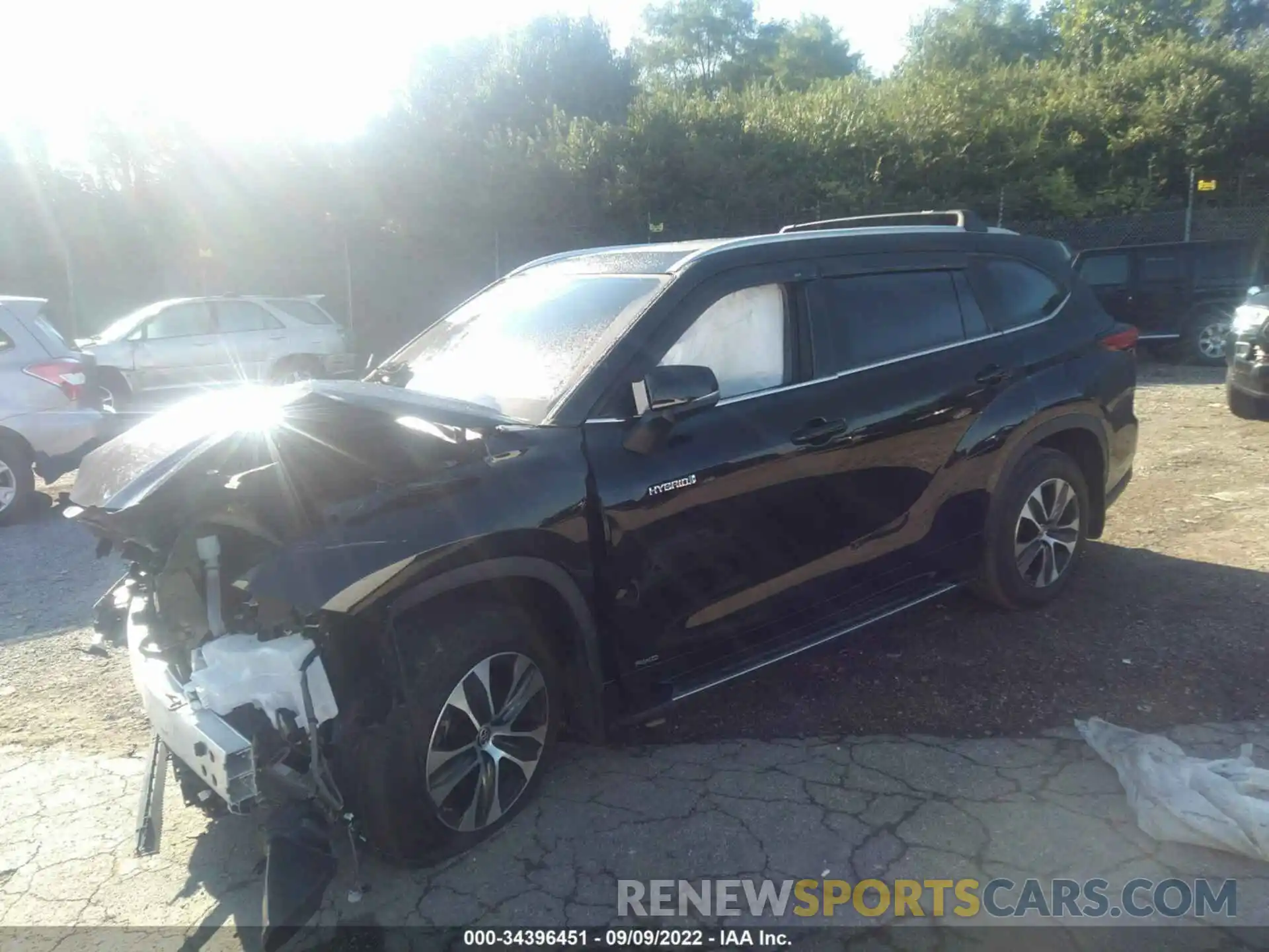 2 Photograph of a damaged car 5TDGBRCH5MS517540 TOYOTA HIGHLANDER 2021