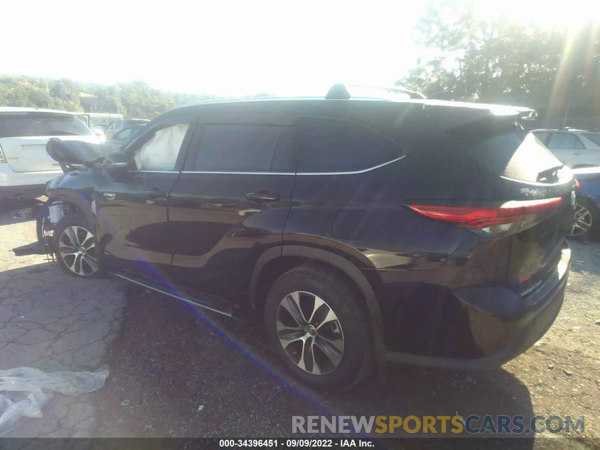 3 Photograph of a damaged car 5TDGBRCH5MS517540 TOYOTA HIGHLANDER 2021