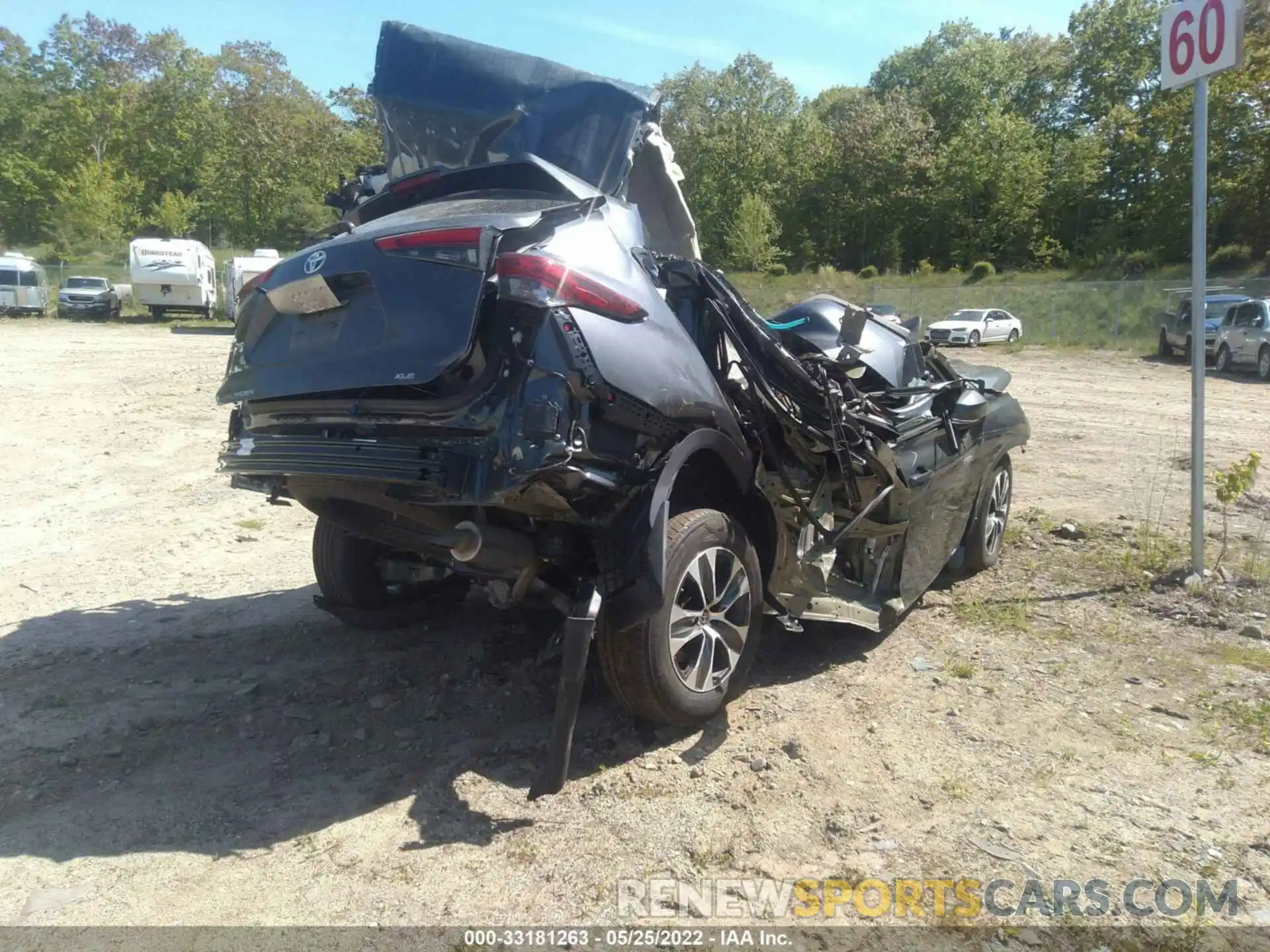 4 Photograph of a damaged car 5TDGBRCH5MS519112 TOYOTA HIGHLANDER 2021