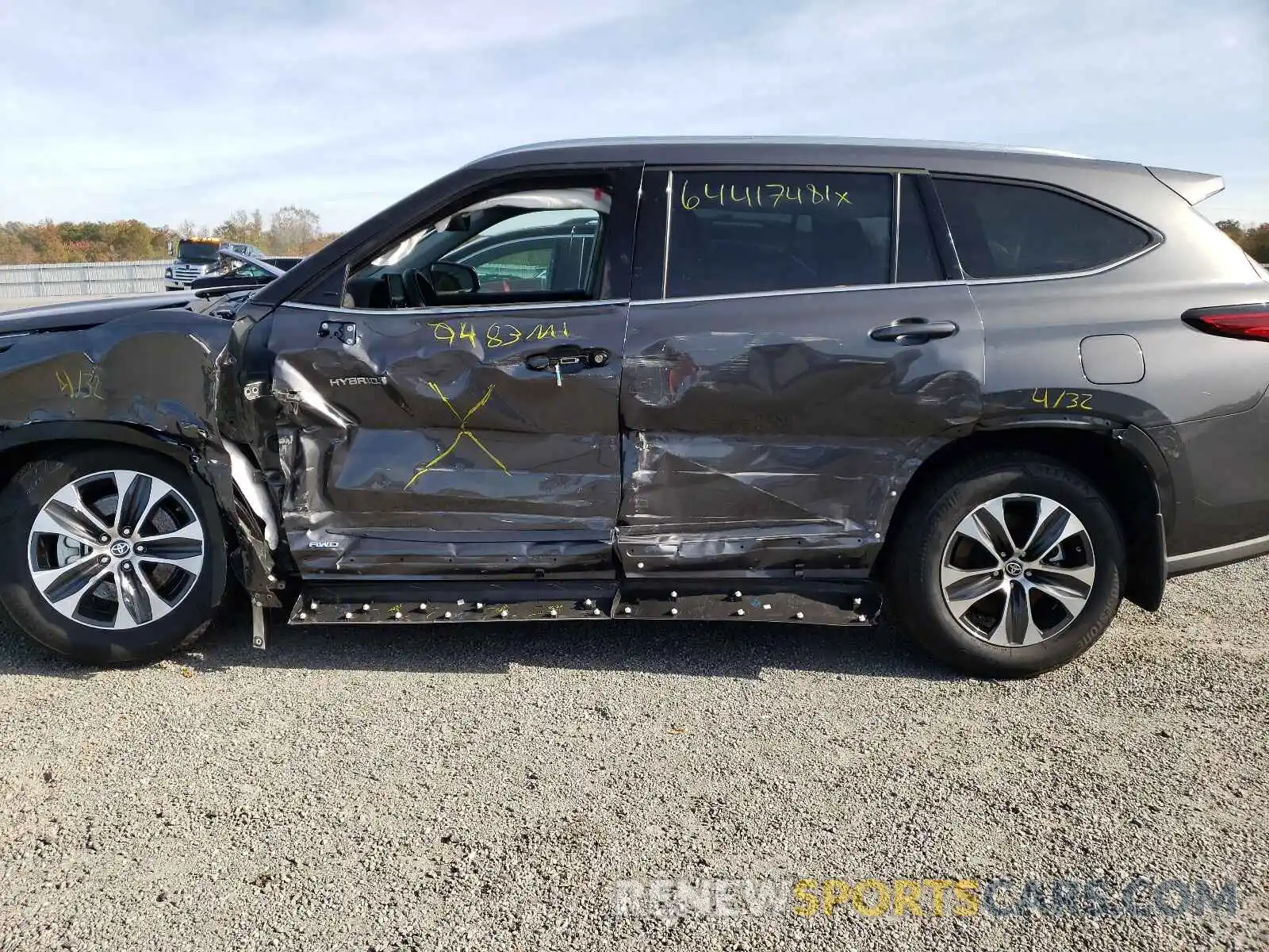 9 Photograph of a damaged car 5TDGBRCH5MS533480 TOYOTA HIGHLANDER 2021