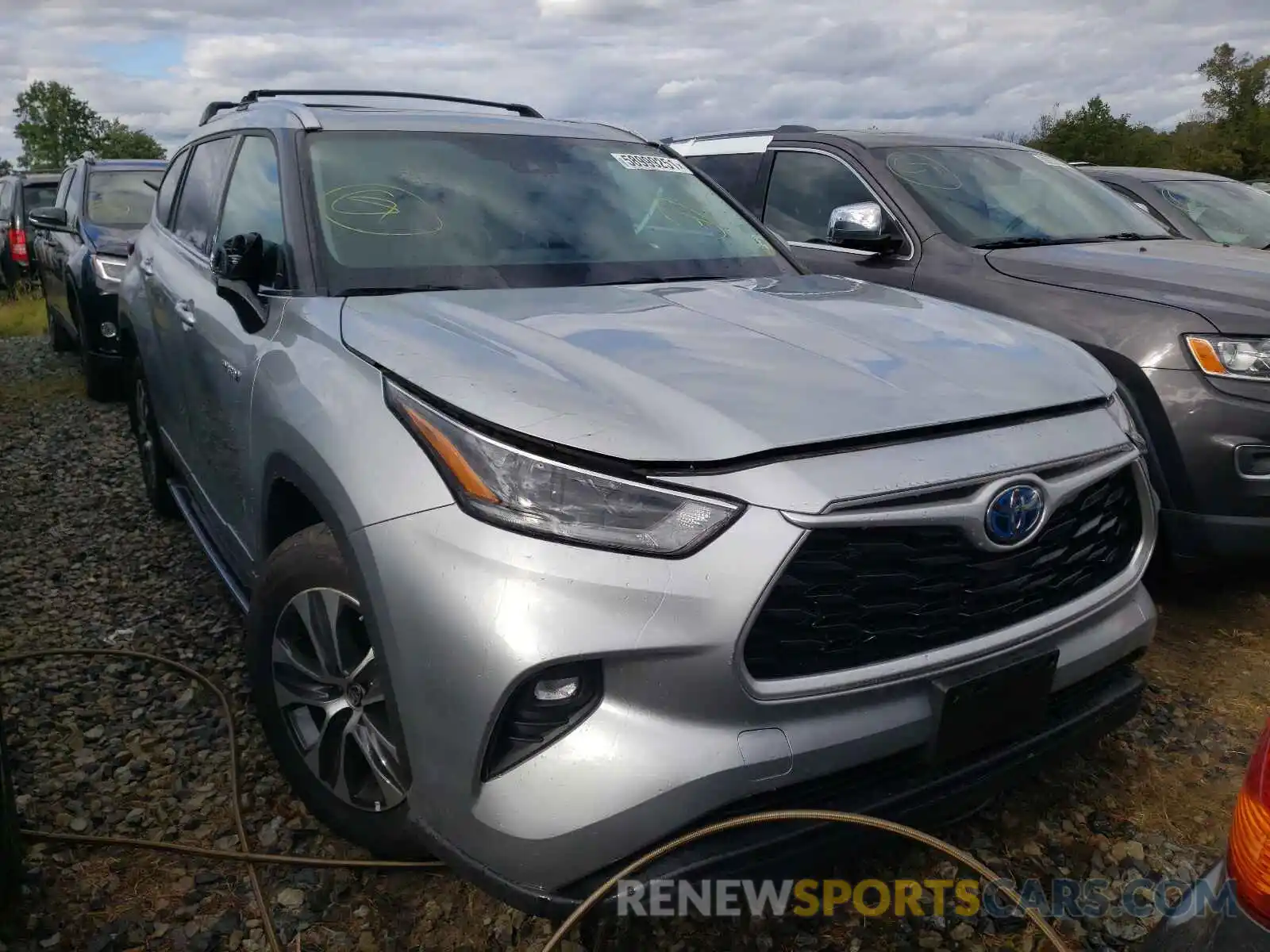 1 Photograph of a damaged car 5TDGBRCH6MS033280 TOYOTA HIGHLANDER 2021