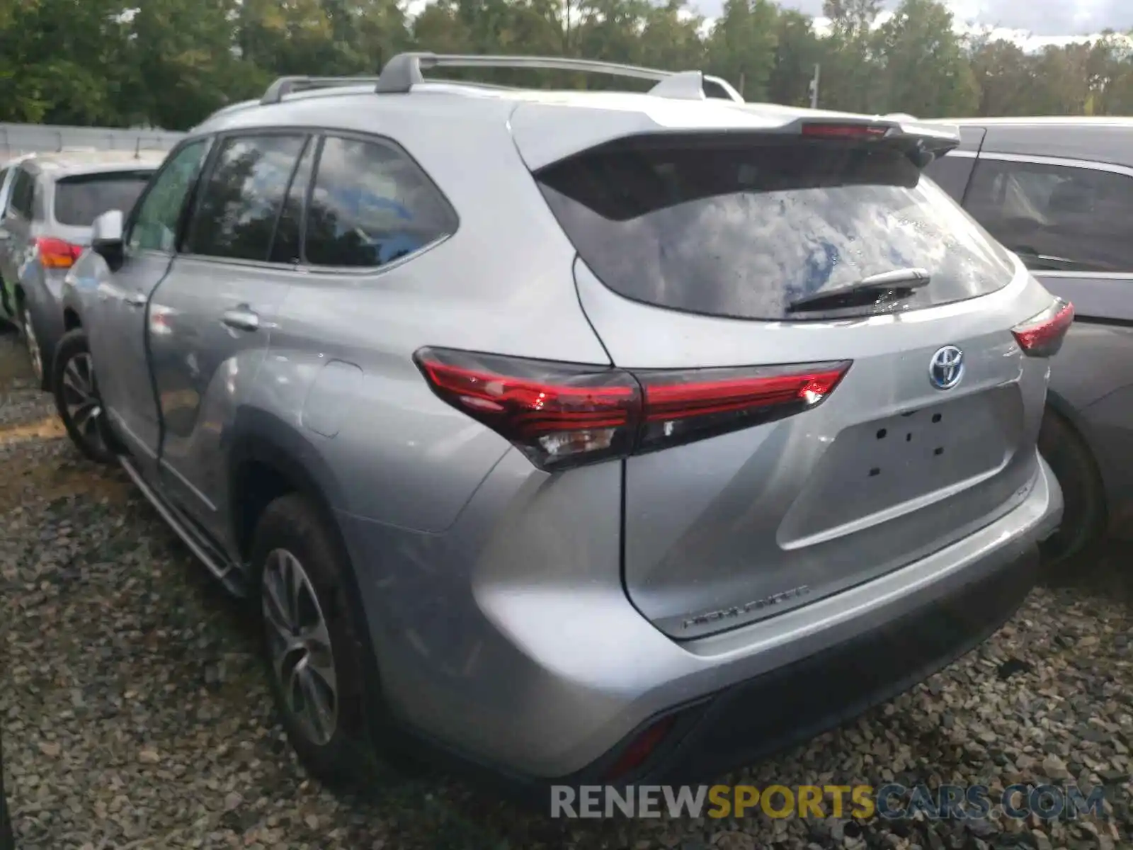 3 Photograph of a damaged car 5TDGBRCH6MS033280 TOYOTA HIGHLANDER 2021