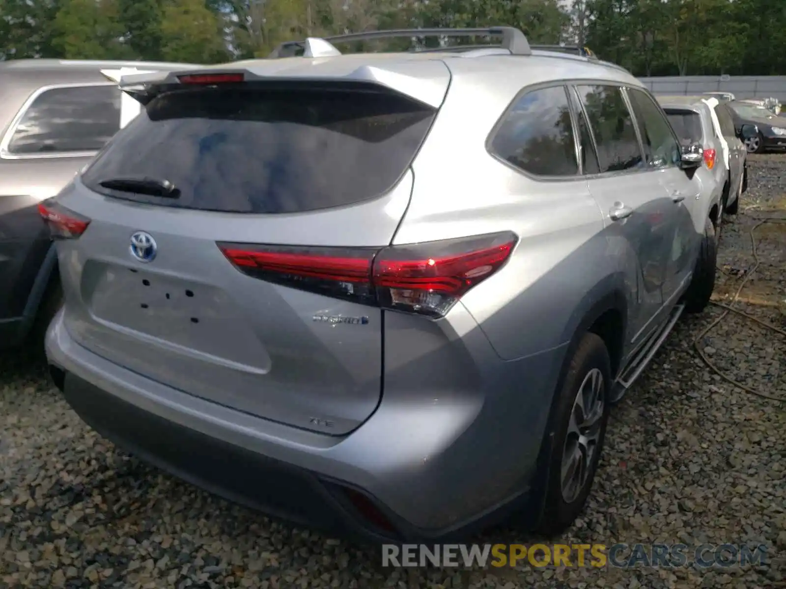 4 Photograph of a damaged car 5TDGBRCH6MS033280 TOYOTA HIGHLANDER 2021