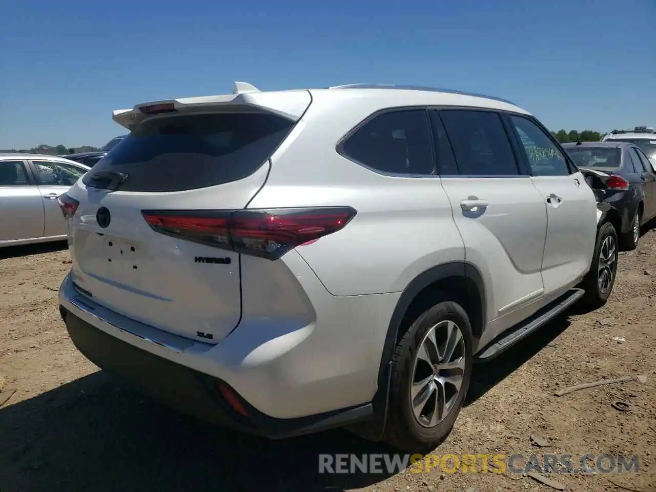 4 Photograph of a damaged car 5TDGBRCH6MS045056 TOYOTA HIGHLANDER 2021