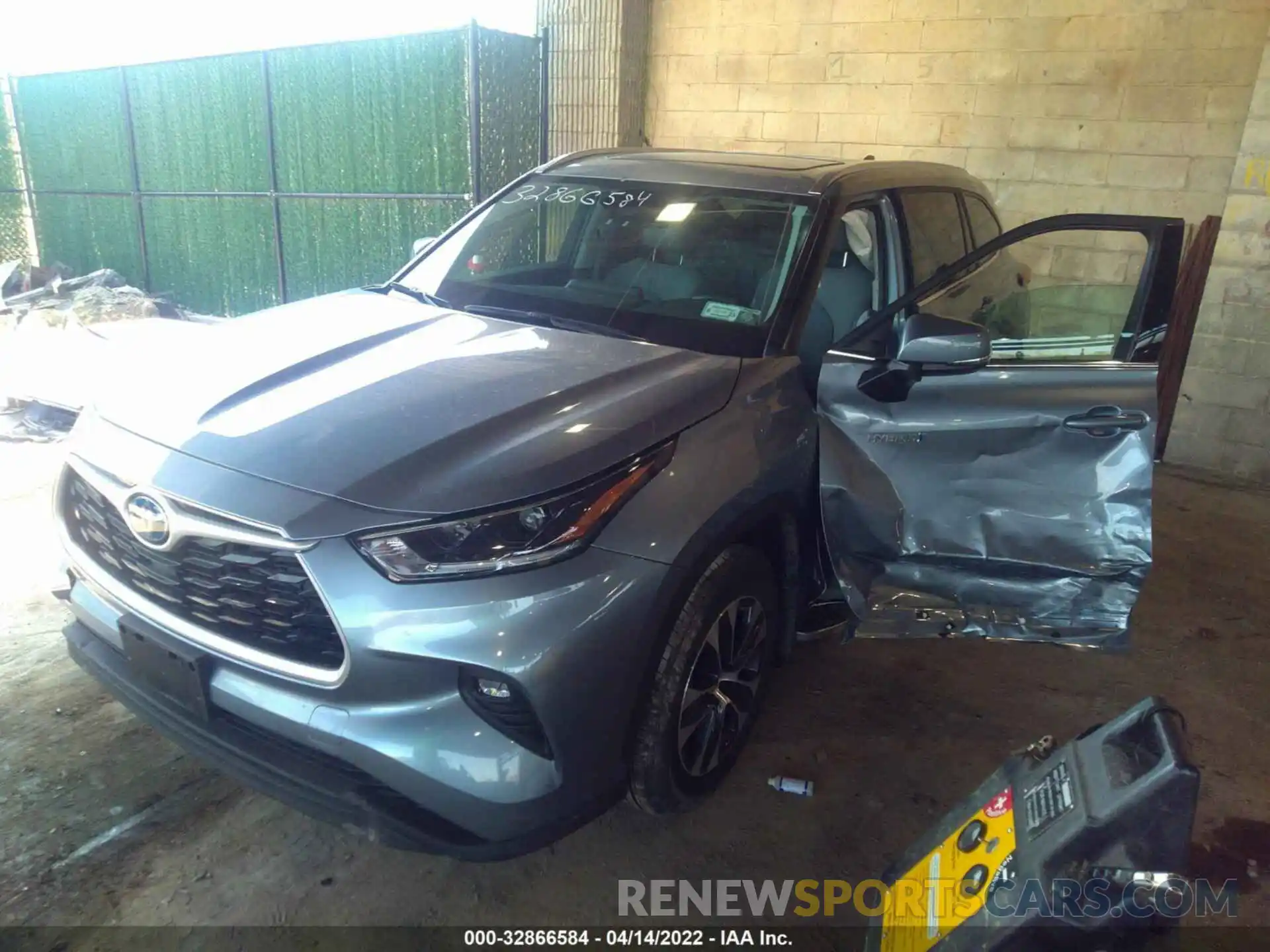 2 Photograph of a damaged car 5TDGBRCH6MS055683 TOYOTA HIGHLANDER 2021